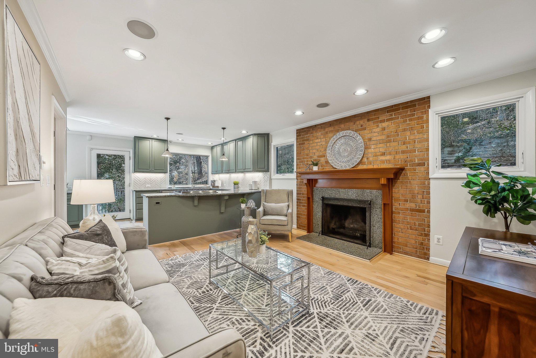CHAIN BRIDGE HEIGHTS - Residential