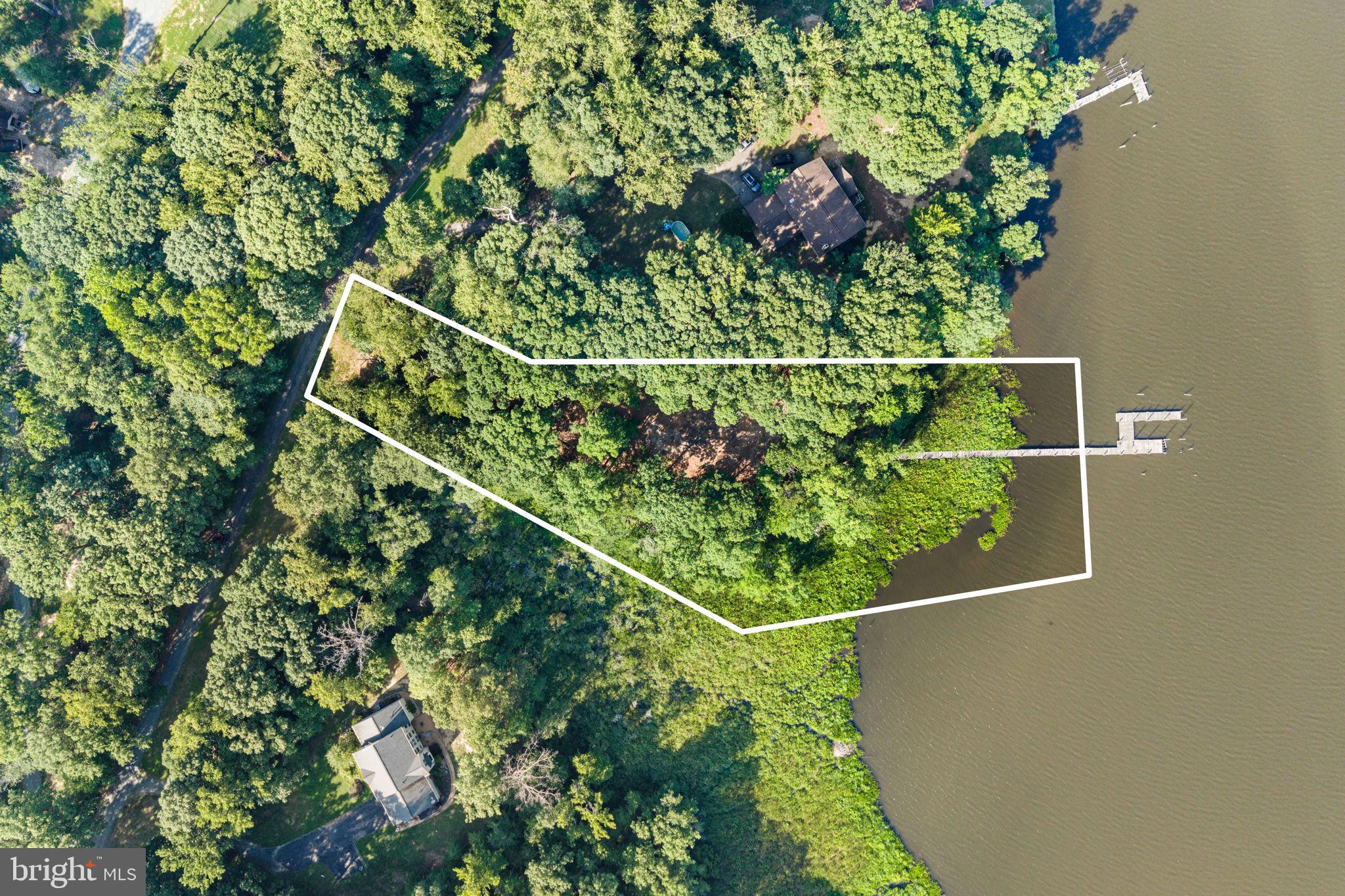 SHADY COVE - Land