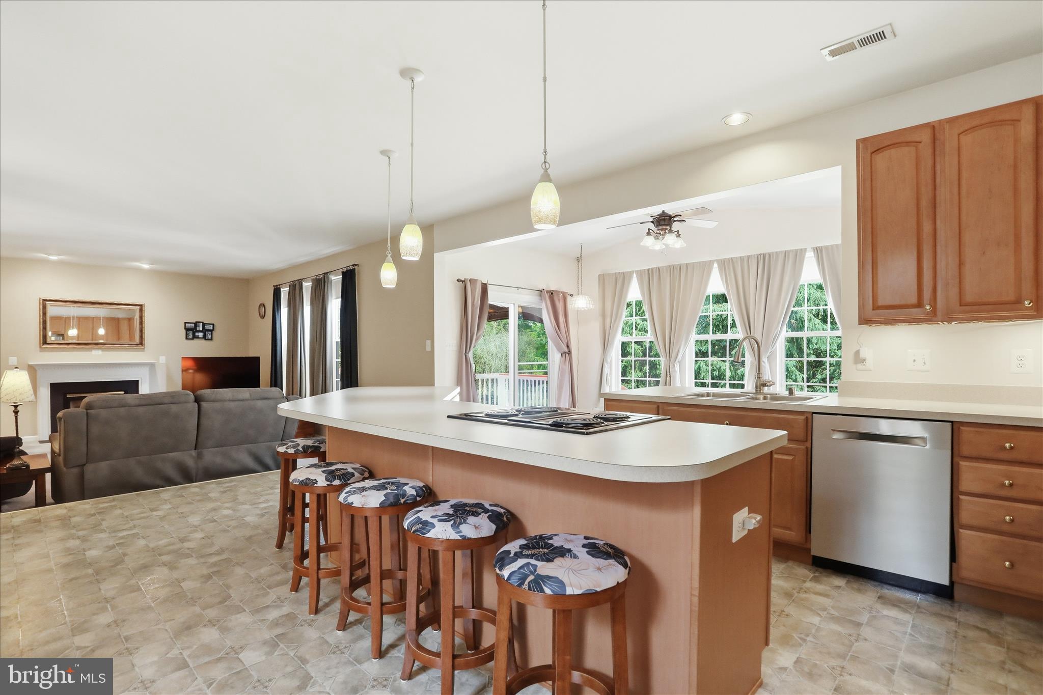 CRESTVIEW - Residential