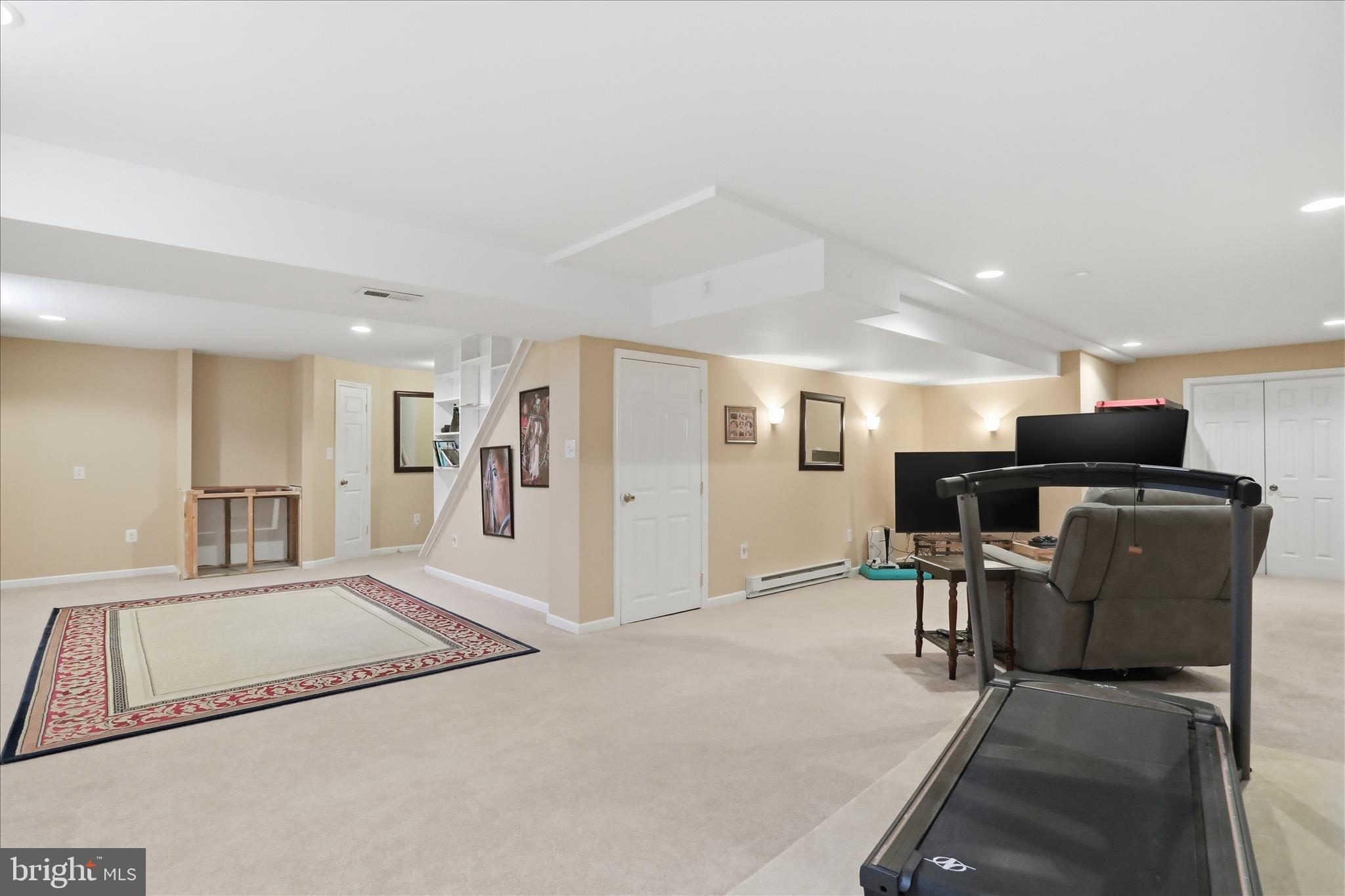 CRESTVIEW - Residential