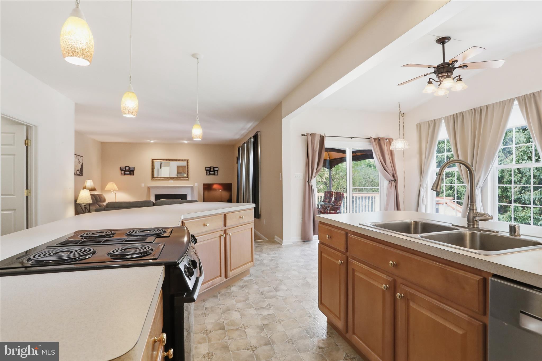 CRESTVIEW - Residential