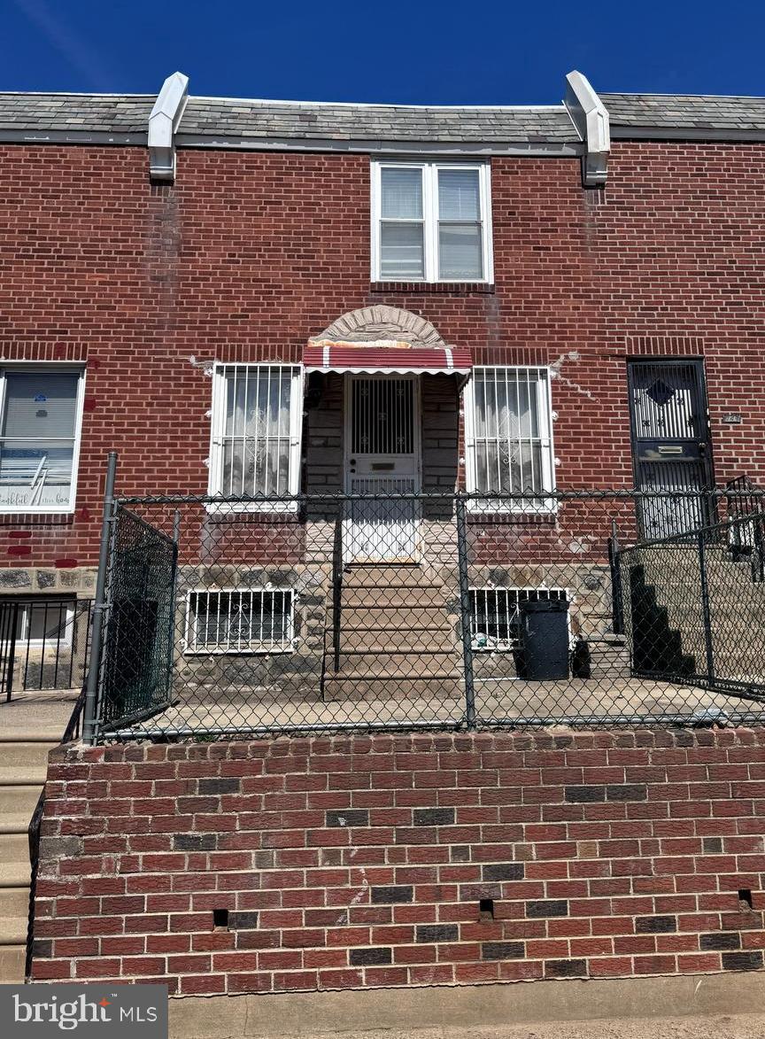 Welcome to 747 Landis St, a well-maintained brick row home located in the heart of Northeast Philadelphia.
This charming property features a spacious open-concept living and dining area with beautiful hardwood flooring throughout, offering a warm and inviting atmosphere filled with natural light. The layout provides excellent flow, perfect for both everyday living and entertaining. Upstairs, you’ll find generously sized bedrooms and a full bathroom, providing comfortable living space for homeowners or tenants alike. The kitchen offers ample cabinet storage and functional layout, with direct access to the basement, ideal for storage or additional potential living space. Conveniently located near shopping, public transportation, and major roadways, this home is a great opportunity for both homeowners and investors. Whether you’re looking to move in, renovate, or expand your rental portfolio, this property offers strong value and potential.