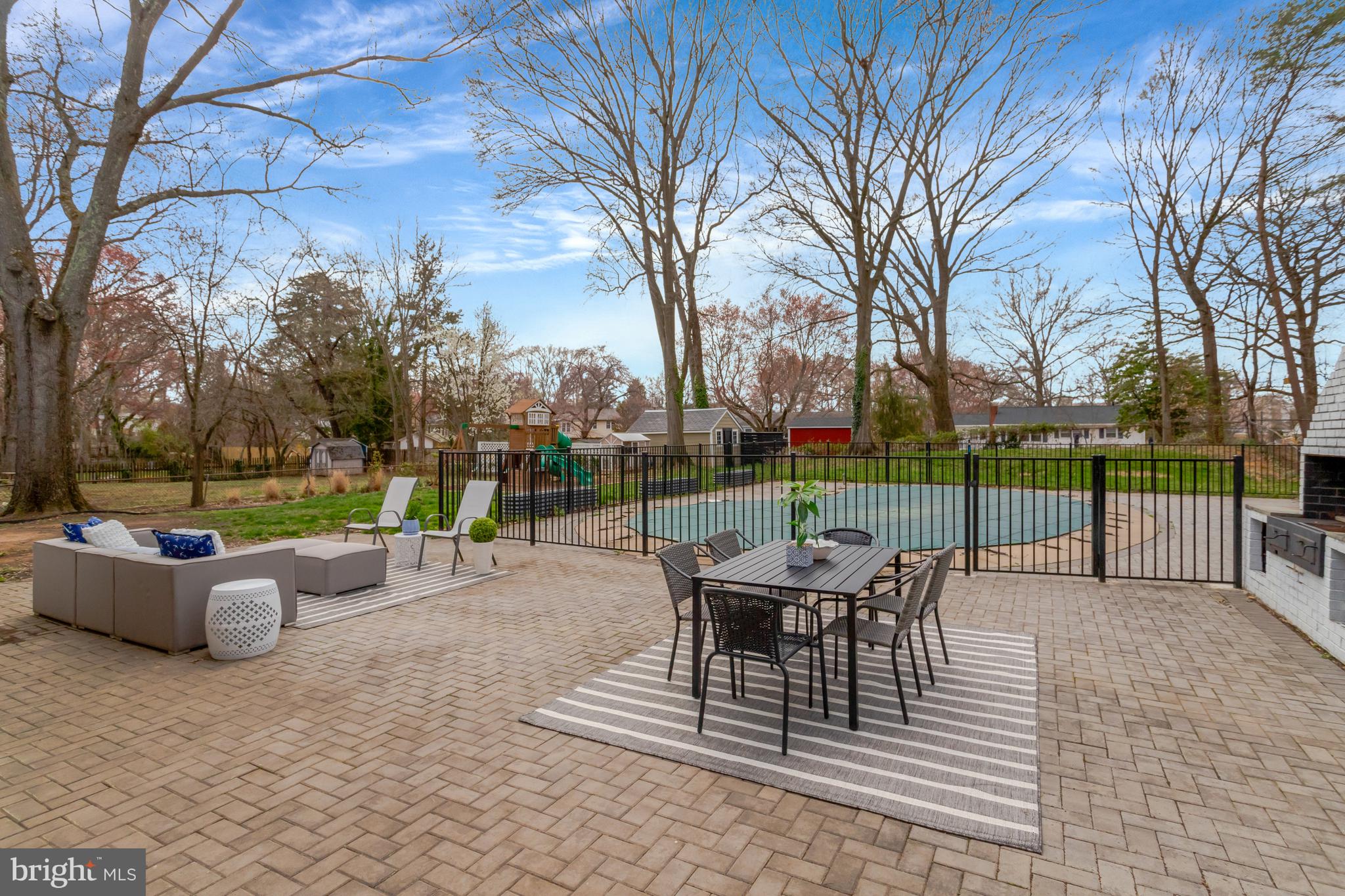 RIVERSIDE ESTATES - Residential