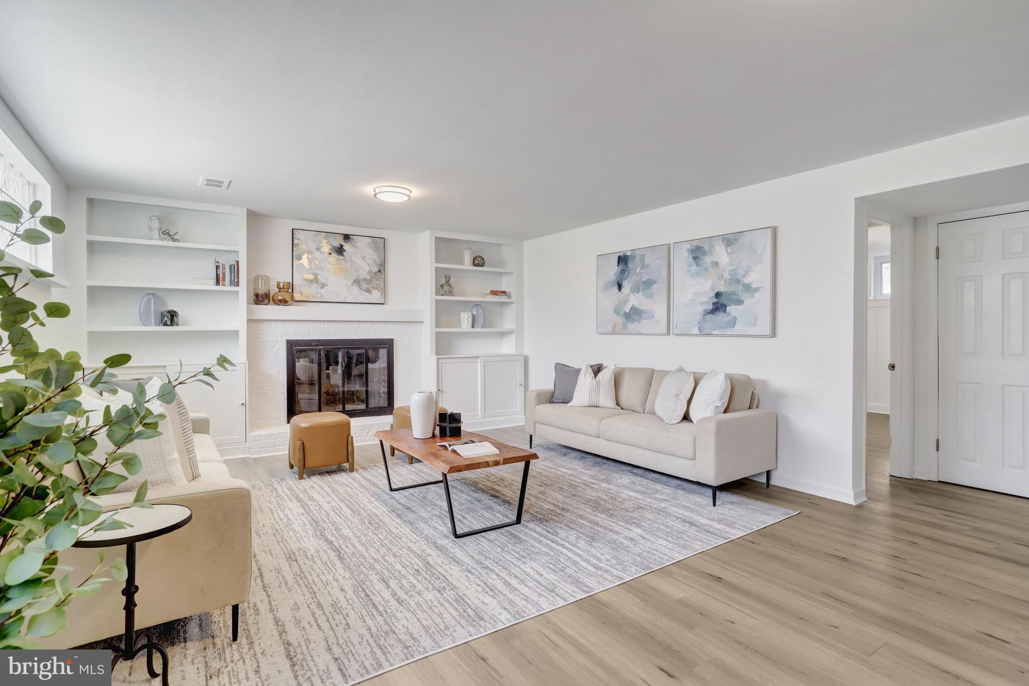 RIVERSIDE ESTATES - Residential