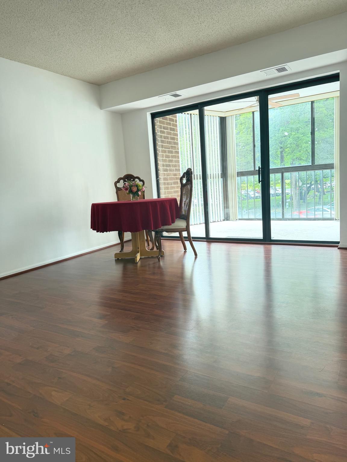 LEISURE WORLD - Residential
