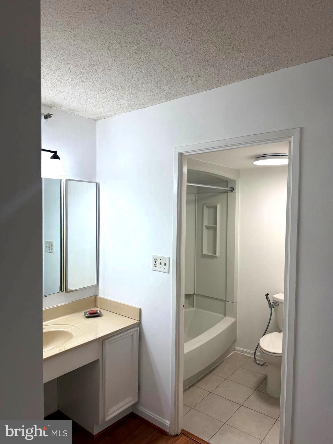 LEISURE WORLD - Residential