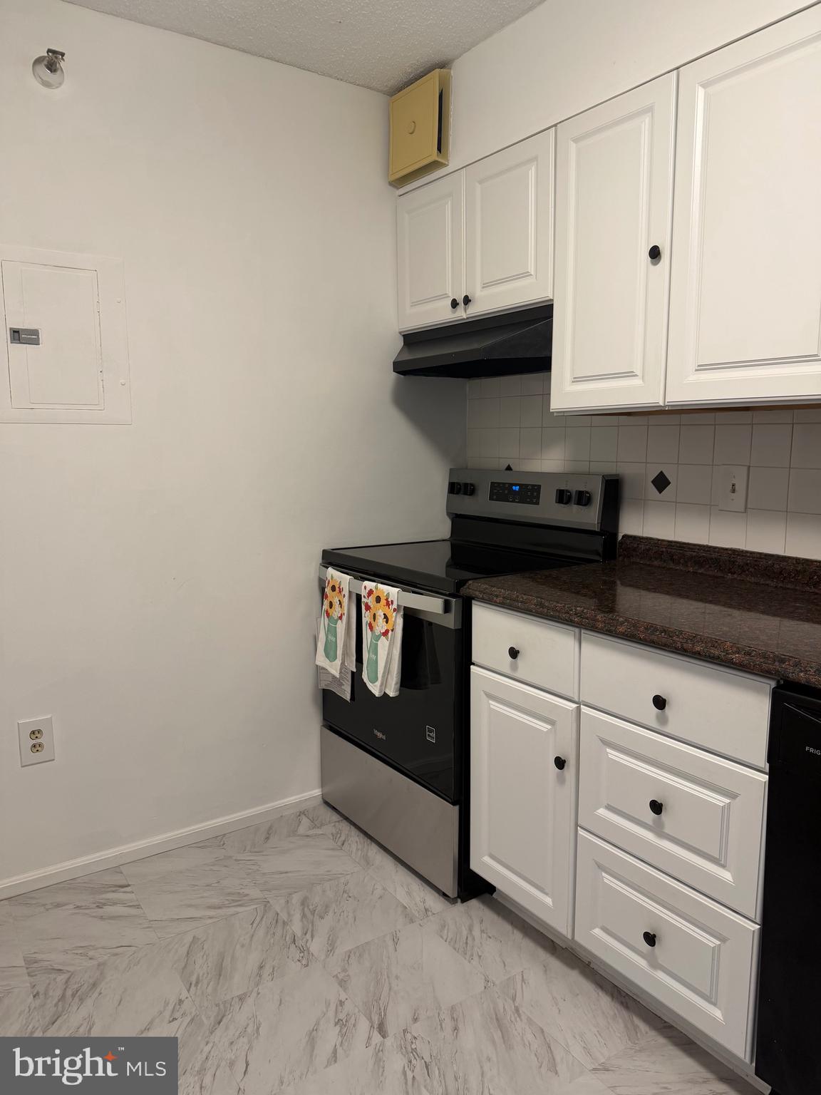 LEISURE WORLD - Residential