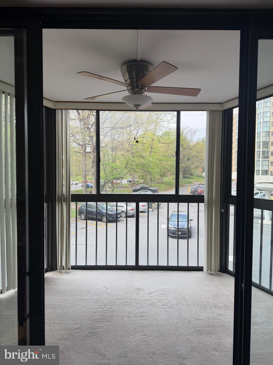 LEISURE WORLD - Residential