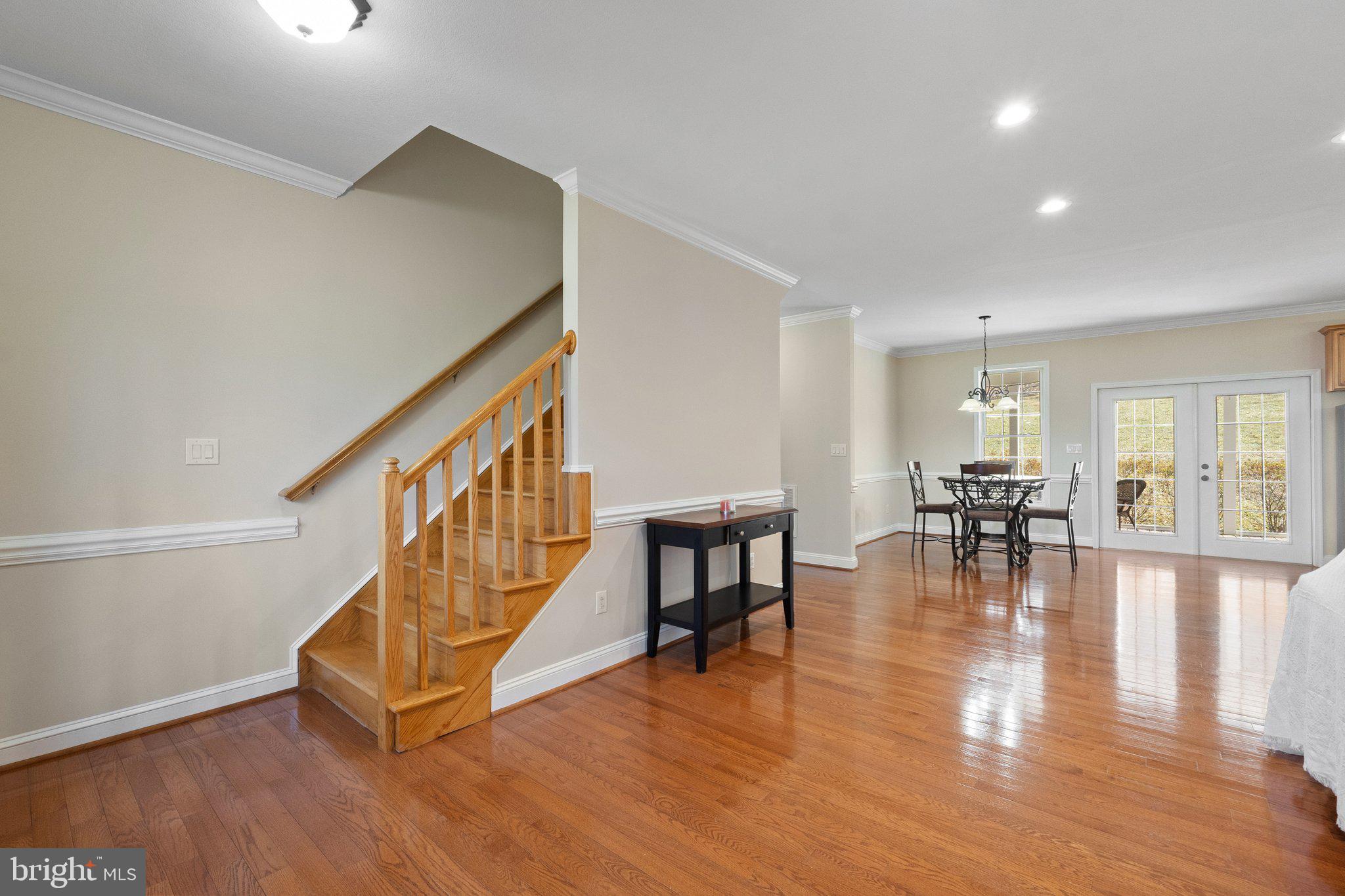 GIBSON BOTTOM - Residential