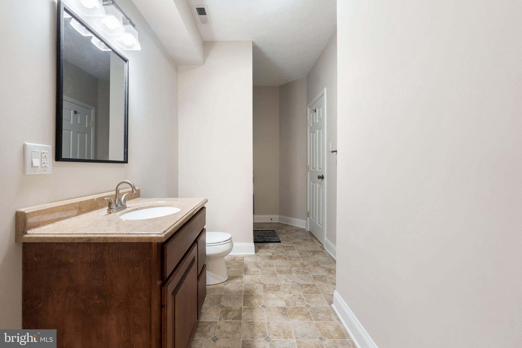 GIBSON BOTTOM - Residential
