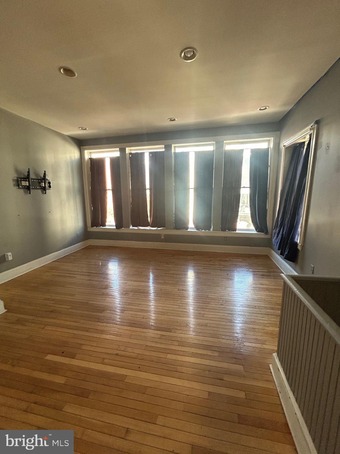 LAST MONTH FREE IF A 13 MONTH LEASE IS SIGNED. Looking to rent in the heart of Baltimore City? Come check out this 2 bedroom, 2 bathroom apartment located just walking distance to local bars, restaurants, and shops. This apartment has it's own private entrance, hardwood flooring, open floor plan with eat in kitchen, large windows that bring in a lot of natural light, and tall 12 foot ceilings. Water is included in the rent and pets are welcomed on a case by case basis. Move in ready.