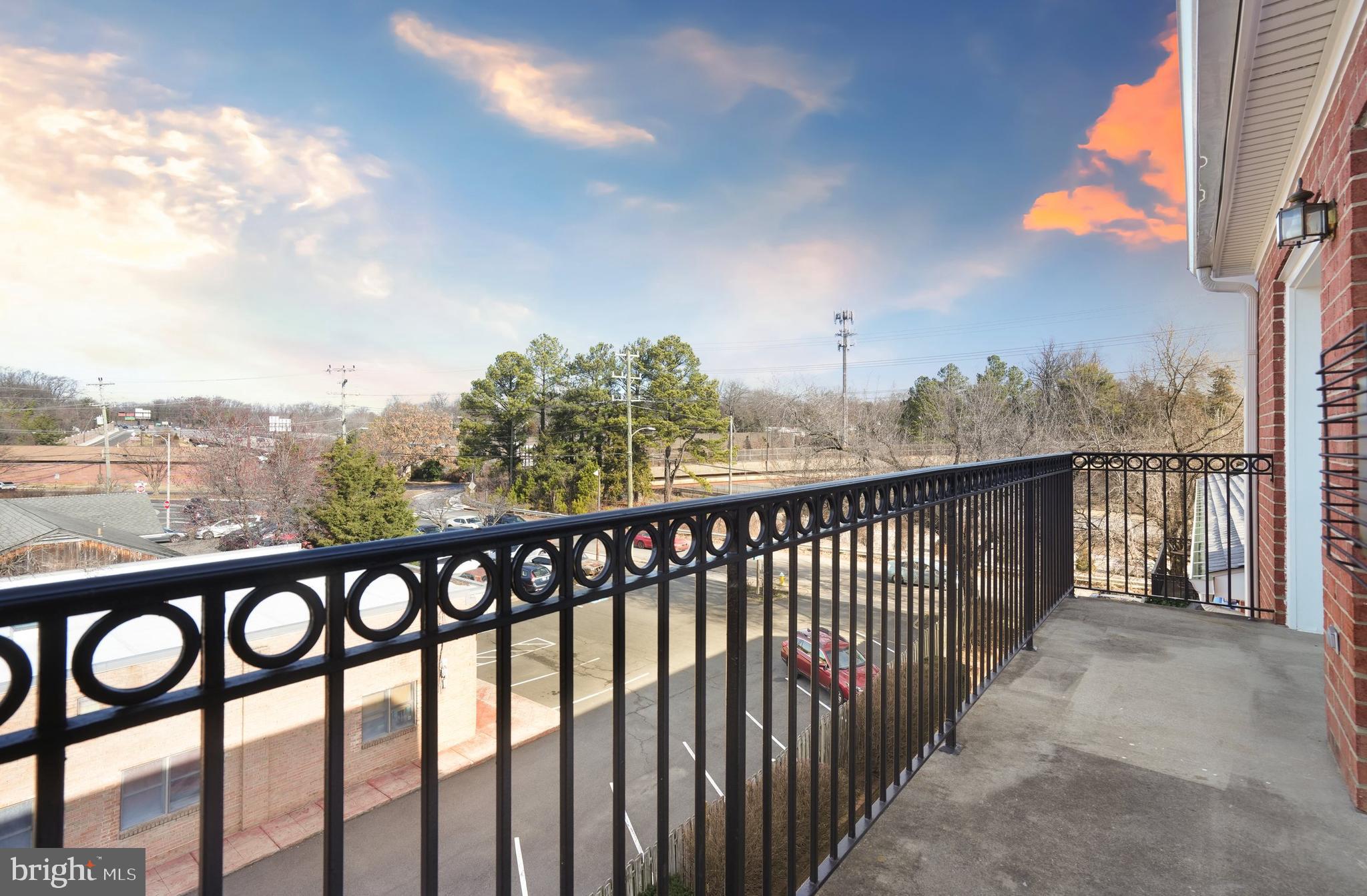 FALLS STATION - Residential