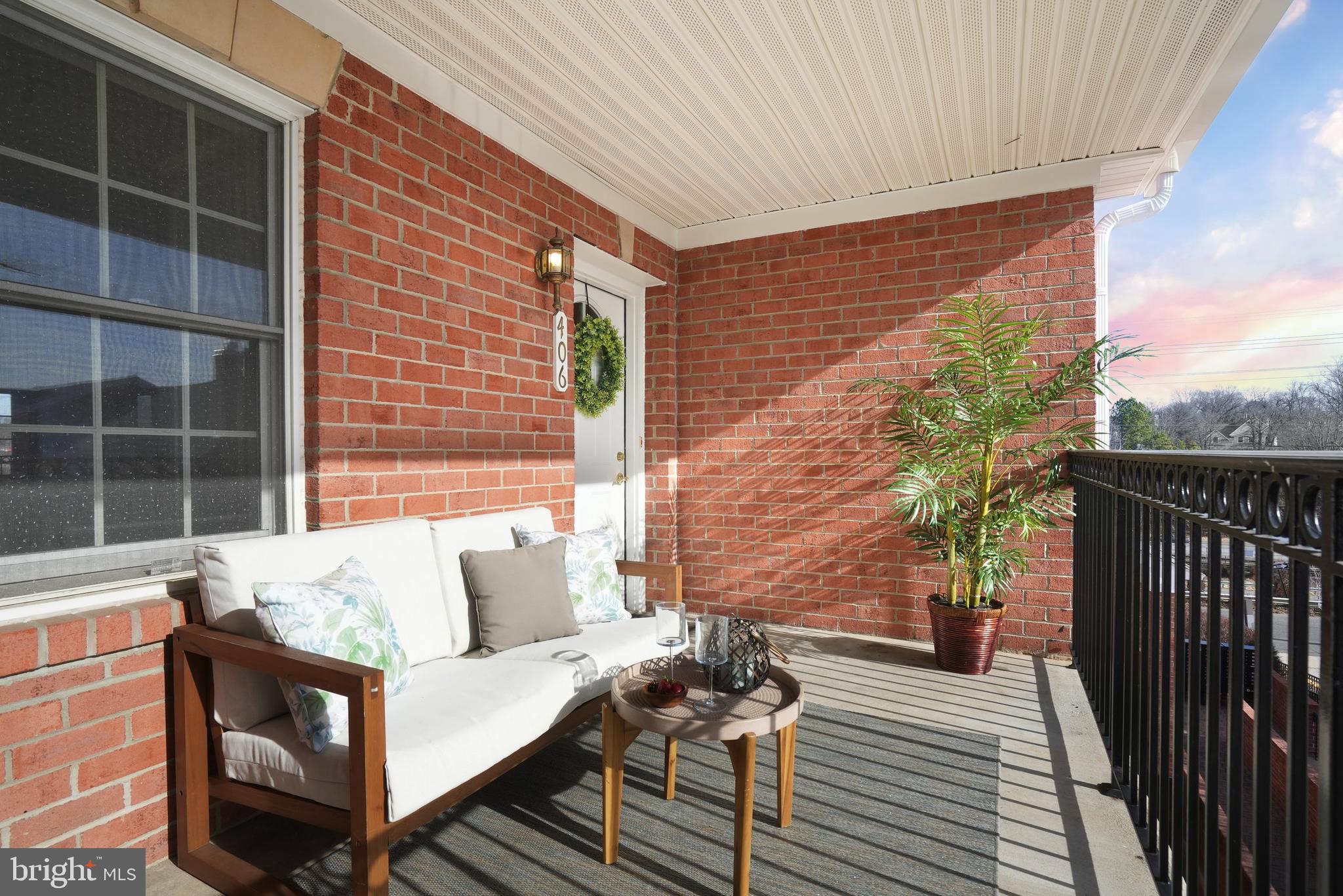 FALLS STATION - Residential