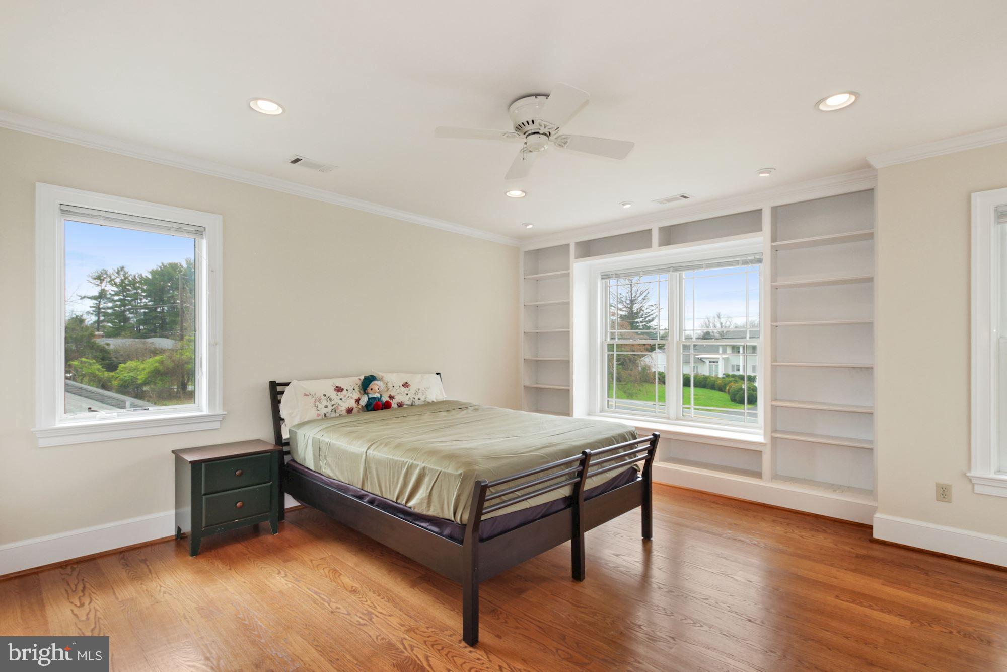 GLEN HILLS - Residential