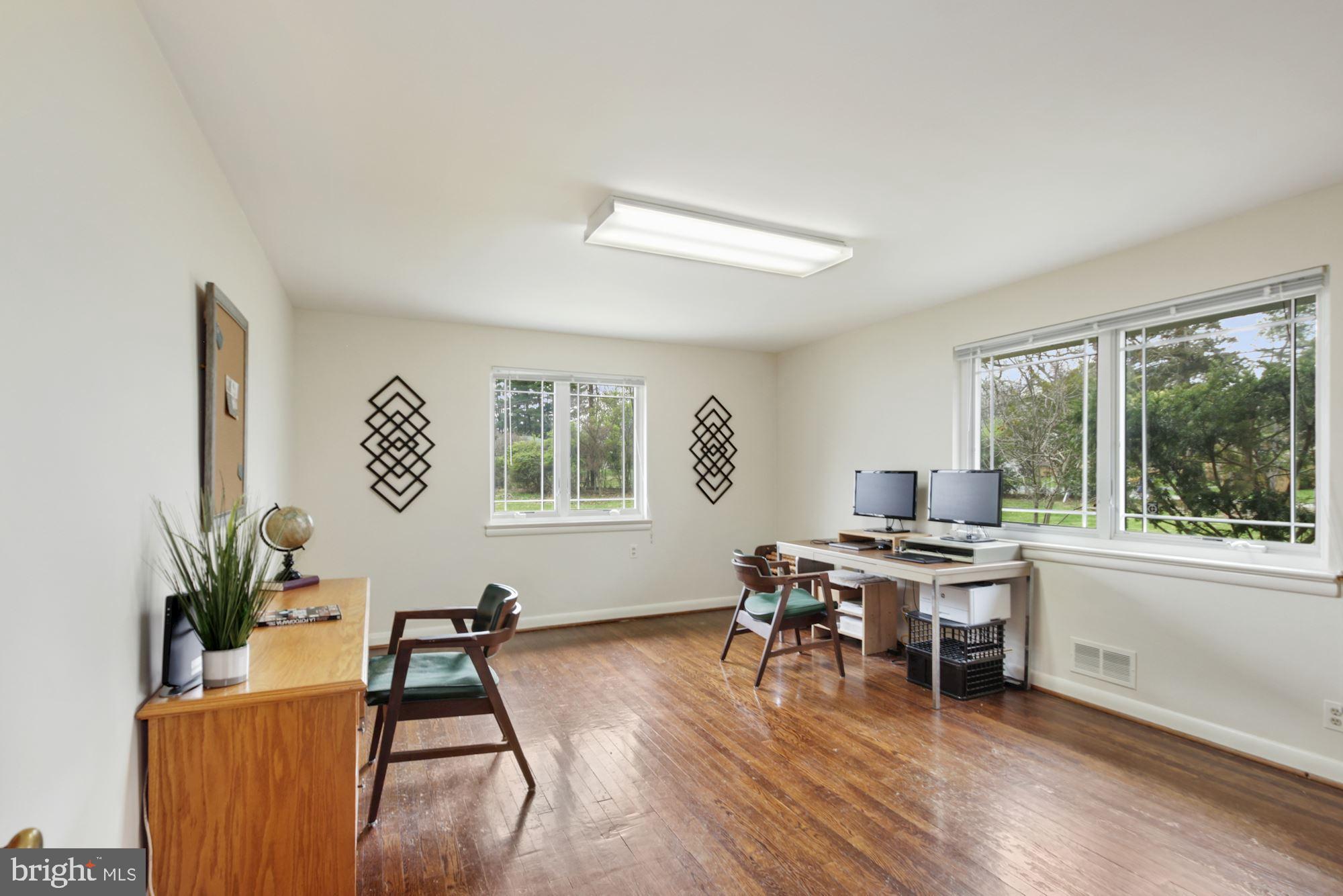 GLEN HILLS - Residential
