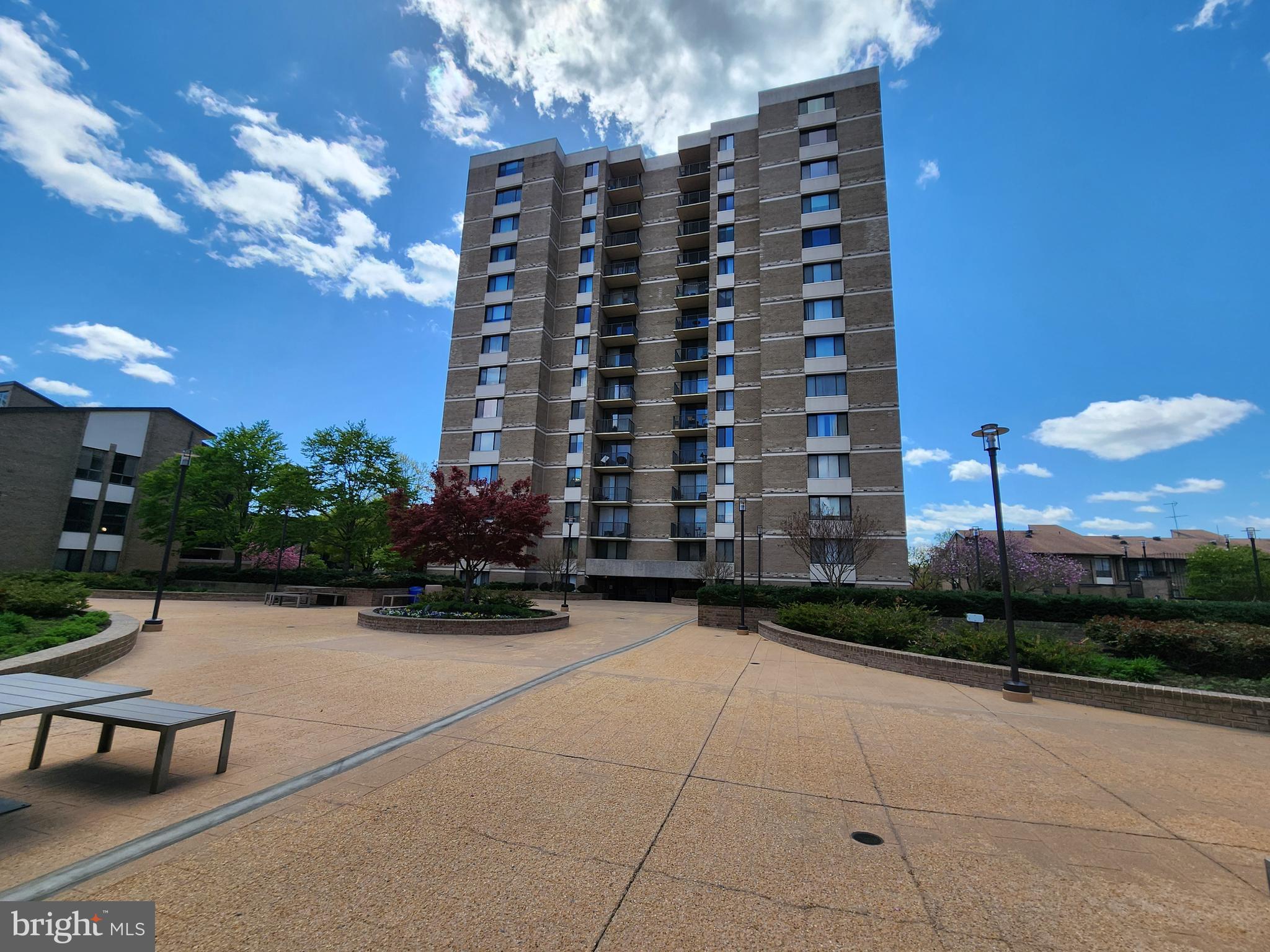 AMERICANA CENTRE - Residential