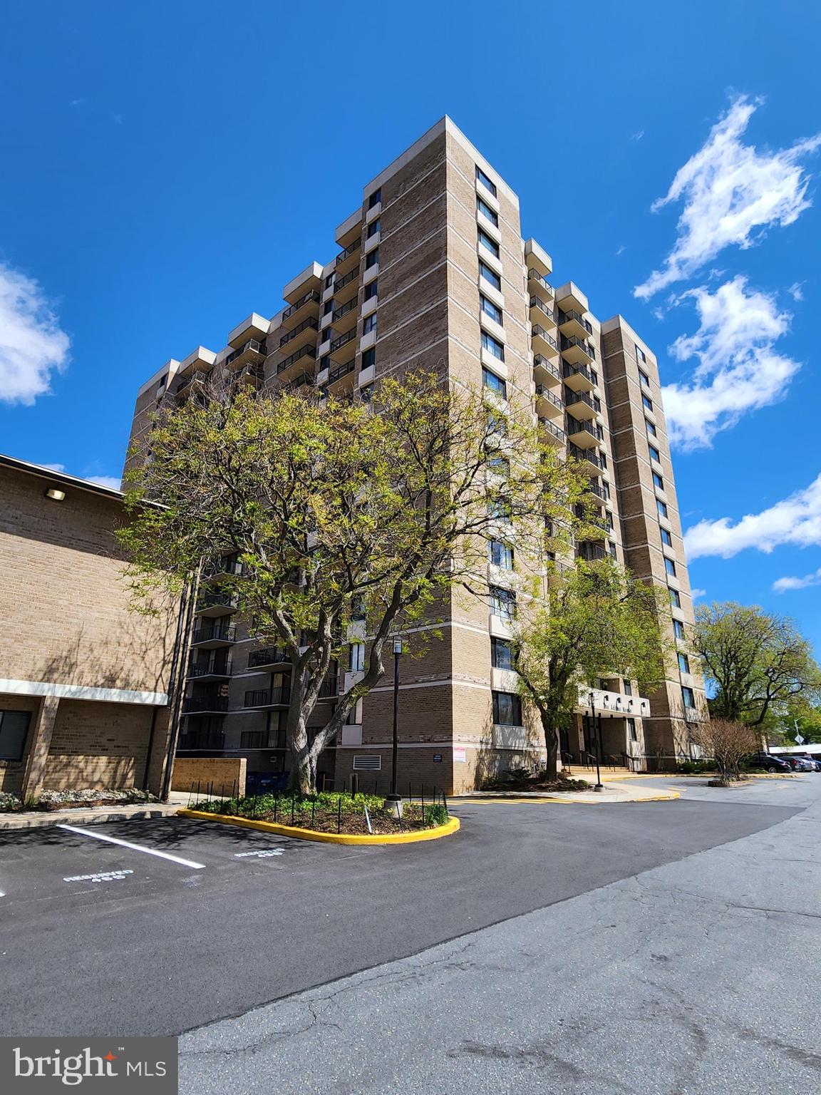 $20000 PRICE REDCUTION. SOLD AS-IS. An exciting opportunity to own a spacious, sun-filled one-bedroom, one-bath condo unit at Americana Centre. The location is ideal, with walking distance to shops, stores, a movie theater, the Rockville metro station, and schools. It's also located in the Richard Montgomery High School district.

This unit boasts 870 sqft of living area and features a large living room with a walkout balcony that offers stunning views of the community, as well as a dining room adjacent to the kitchen and living area. The kitchen also includes space for a kitchen table.

While the unit needs some renovations, it has the potential to become a truly gorgeous space. The condo fee covers all utilities, laundry, 24-hour concierge services, a swimming pool, community room, gym, sauna, and one assigned garage parking space. The building is secured, and there is free storage available on a first-come, first-served basis.