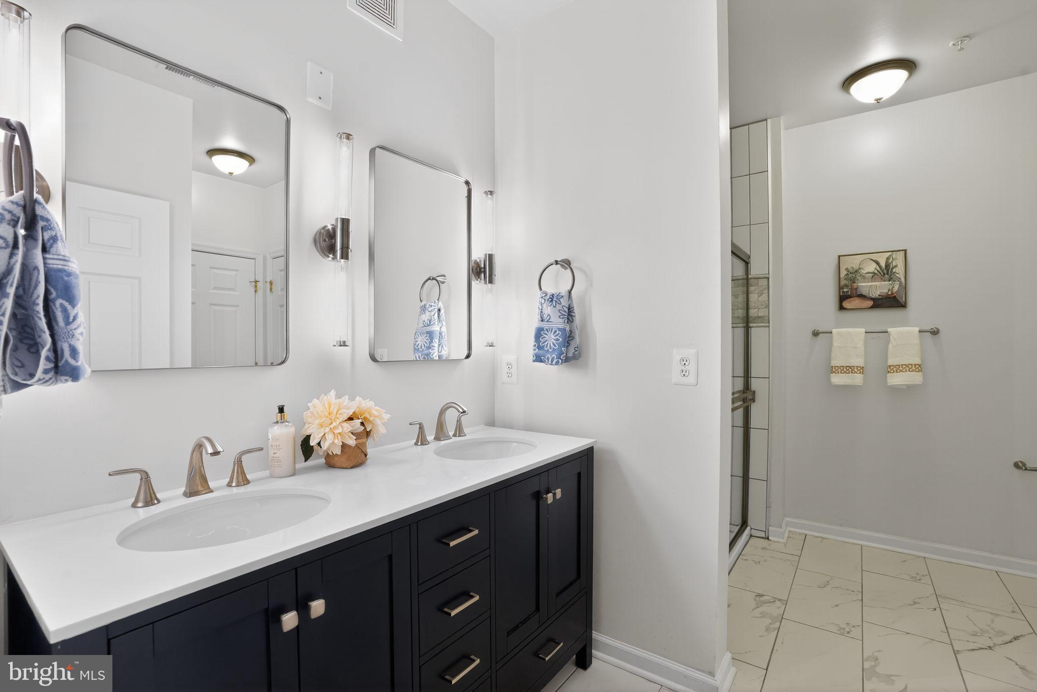 CAMERON GROVE CONDO IV> - Residential