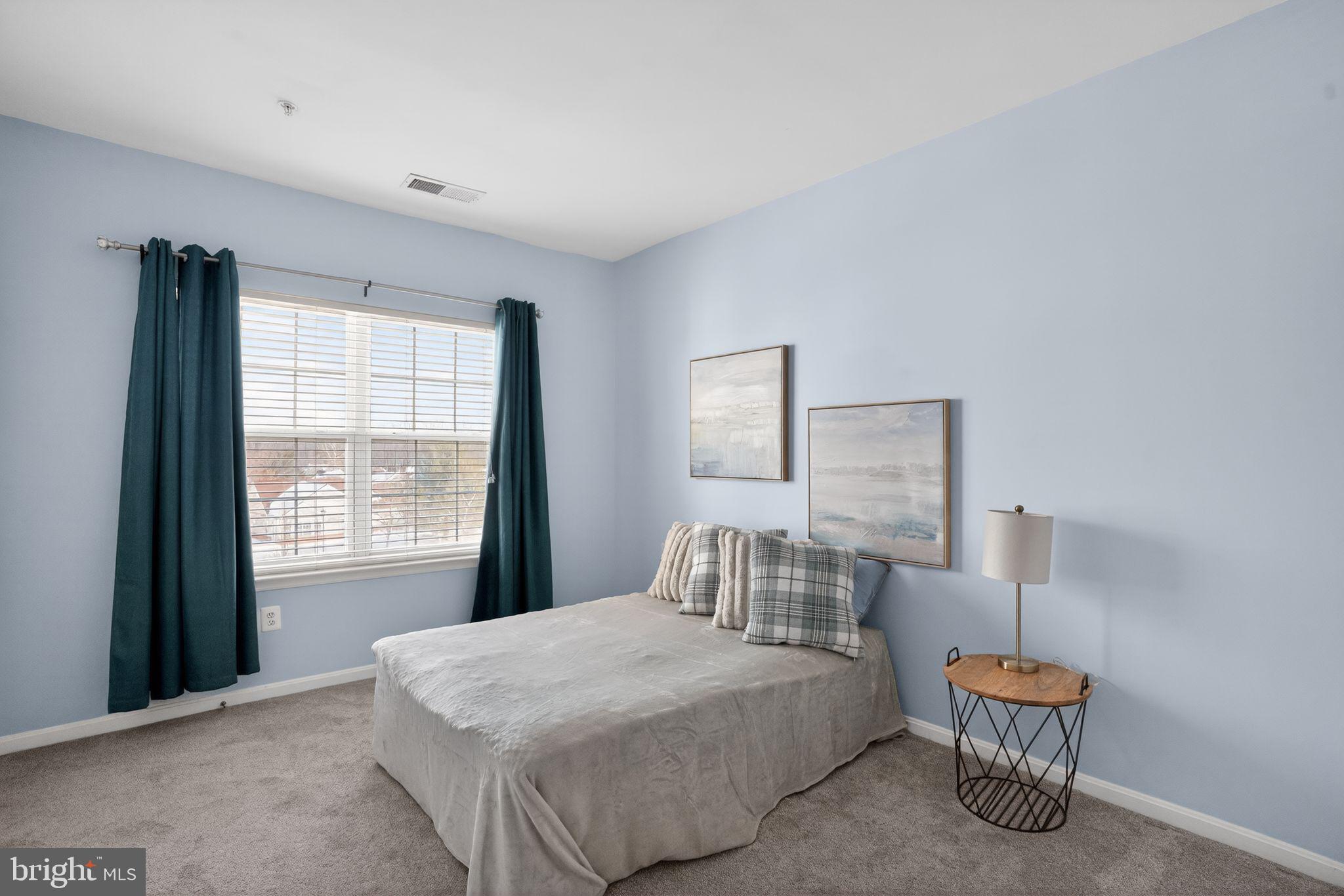 CAMERON GROVE CONDO IV> - Residential