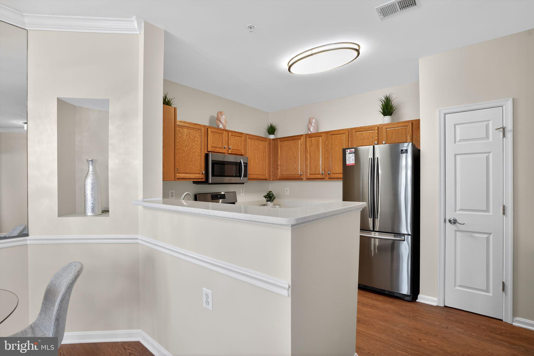 CAMERON GROVE CONDO IV> - Residential