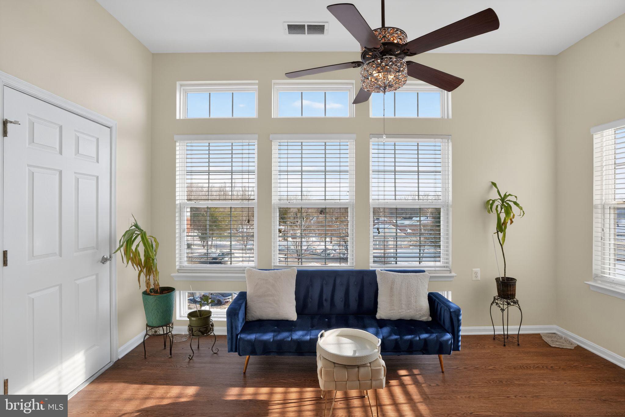 CAMERON GROVE CONDO IV> - Residential