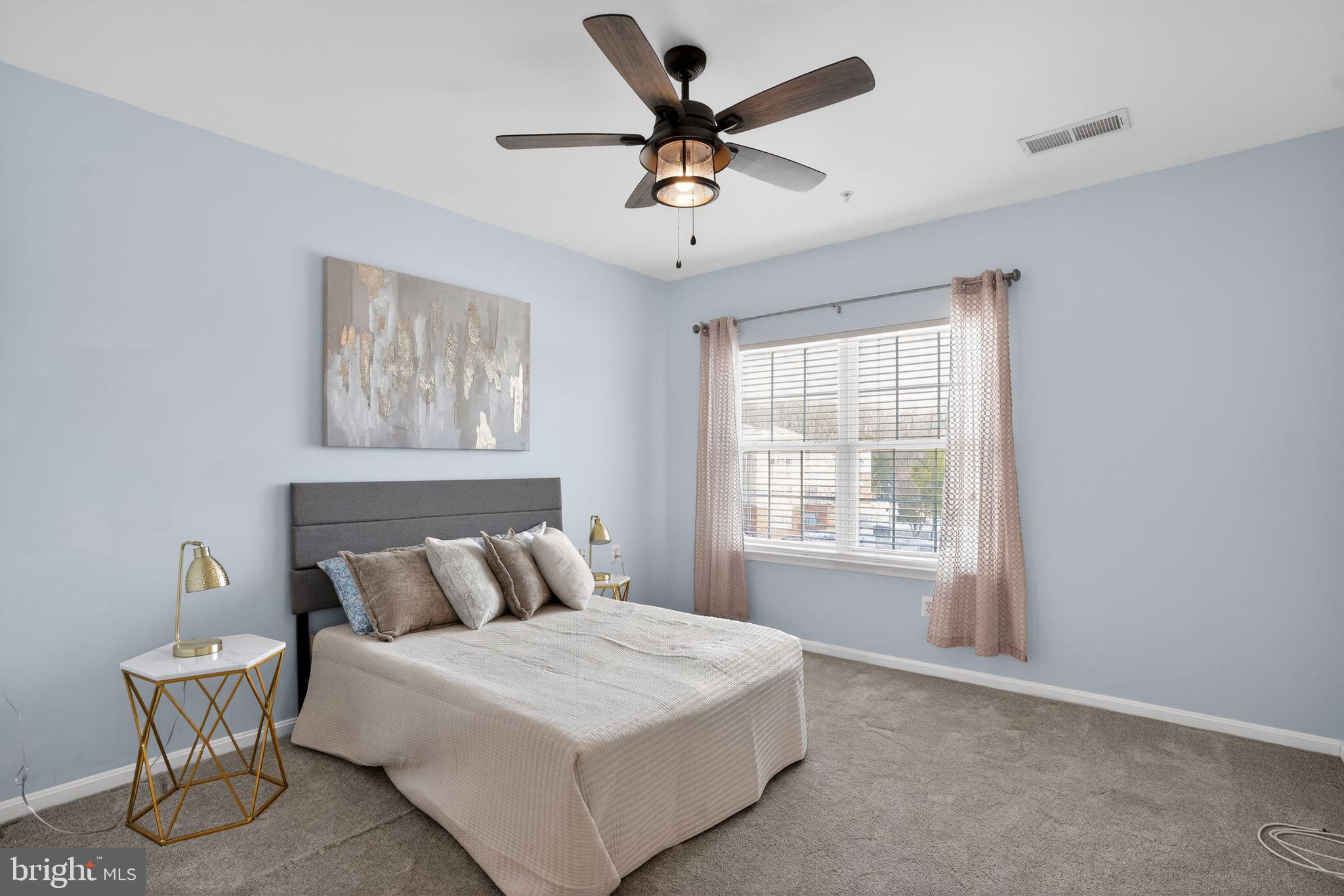 CAMERON GROVE CONDO IV> - Residential