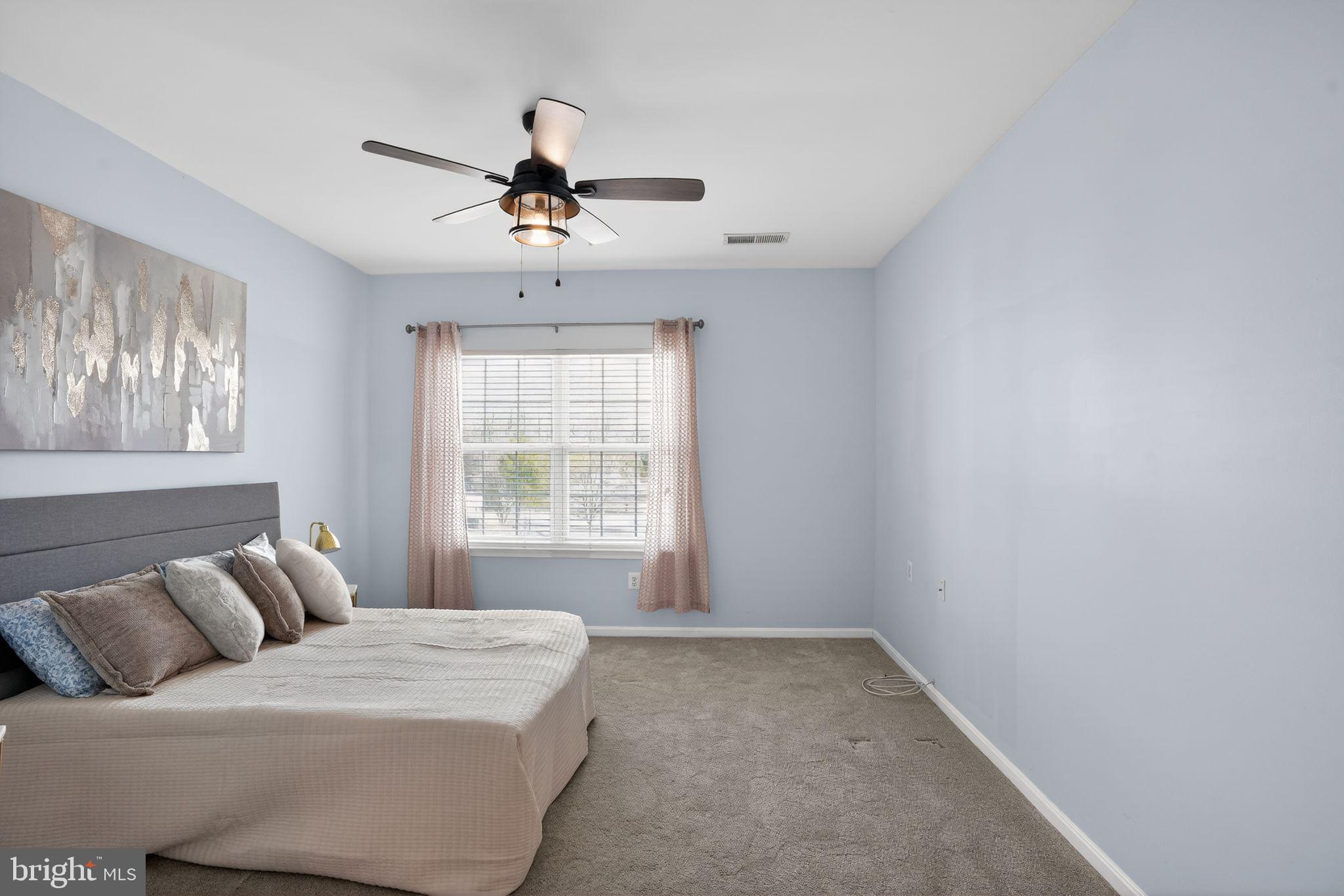 CAMERON GROVE CONDO IV> - Residential
