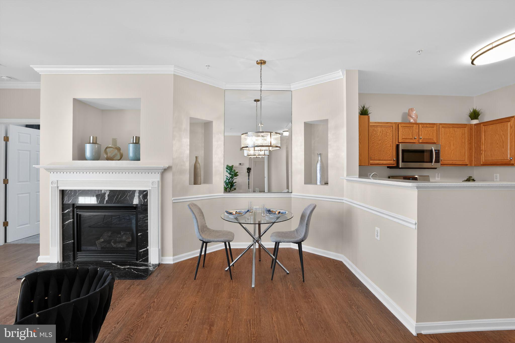 CAMERON GROVE CONDO IV> - Residential