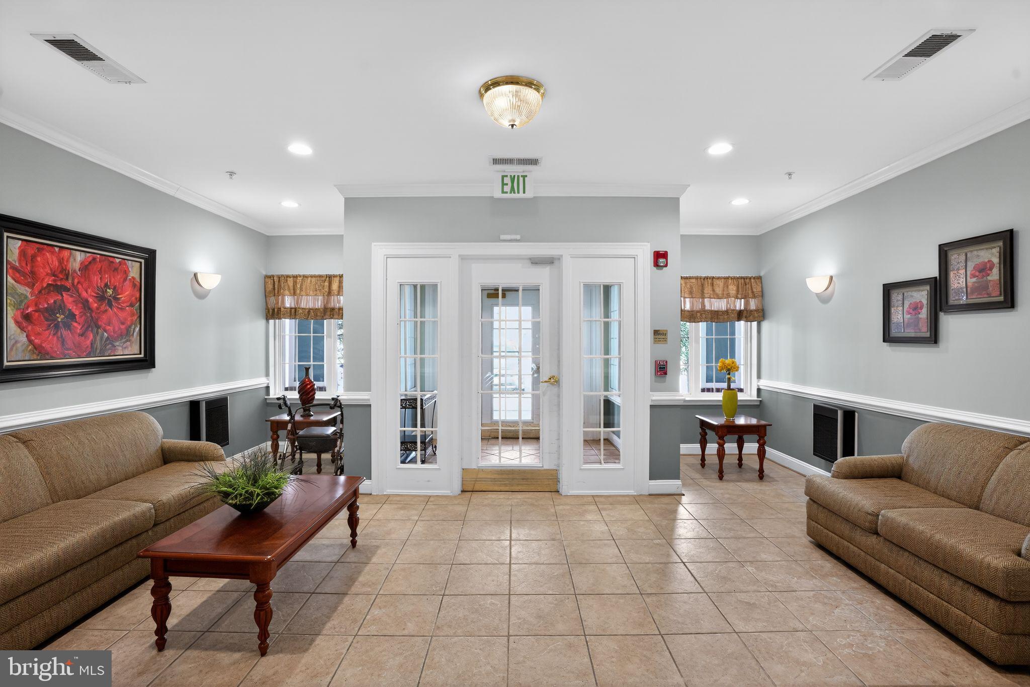 CAMERON GROVE CONDO IV> - Residential