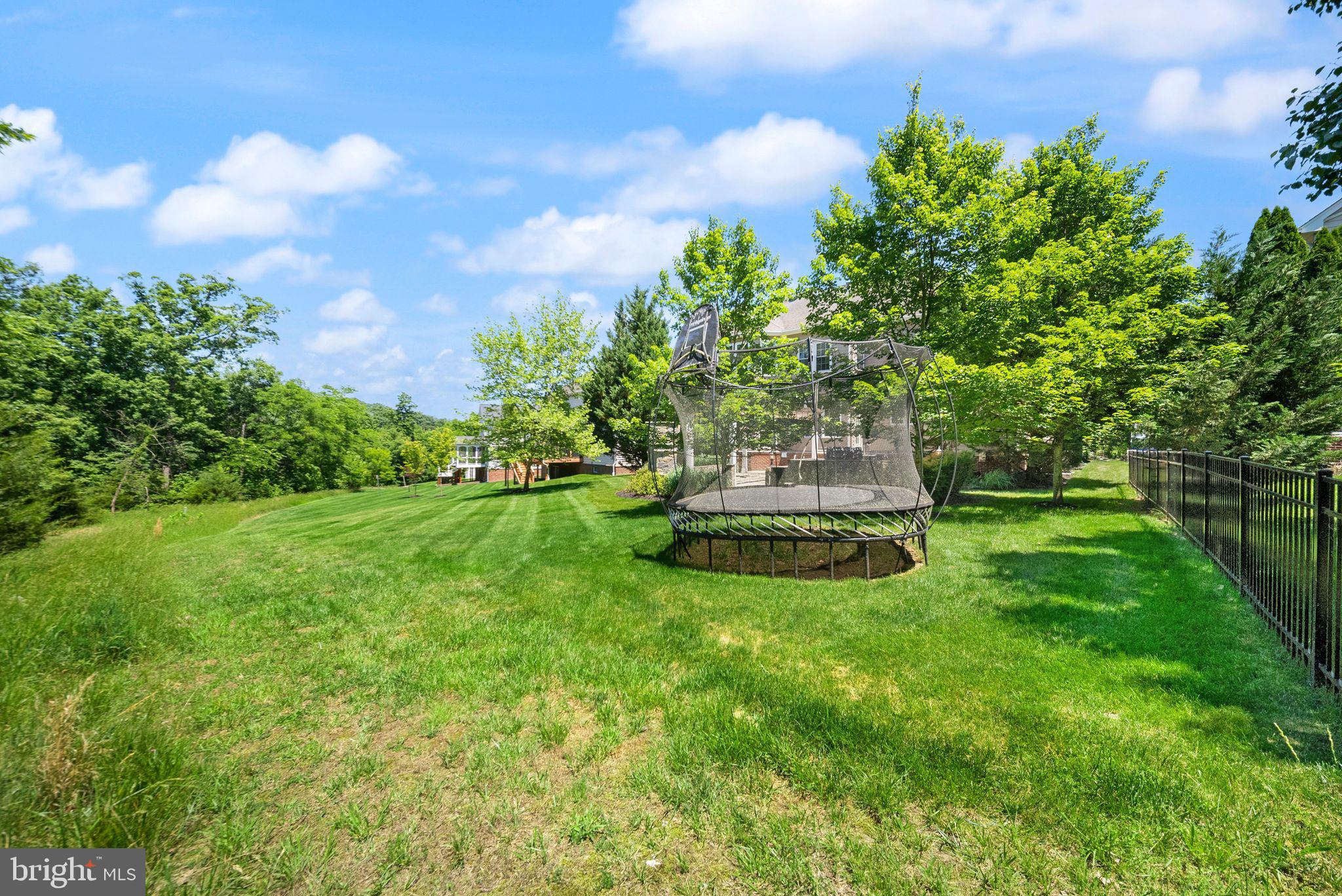 LANSDOWNE ON THE POTOMAC - Residential