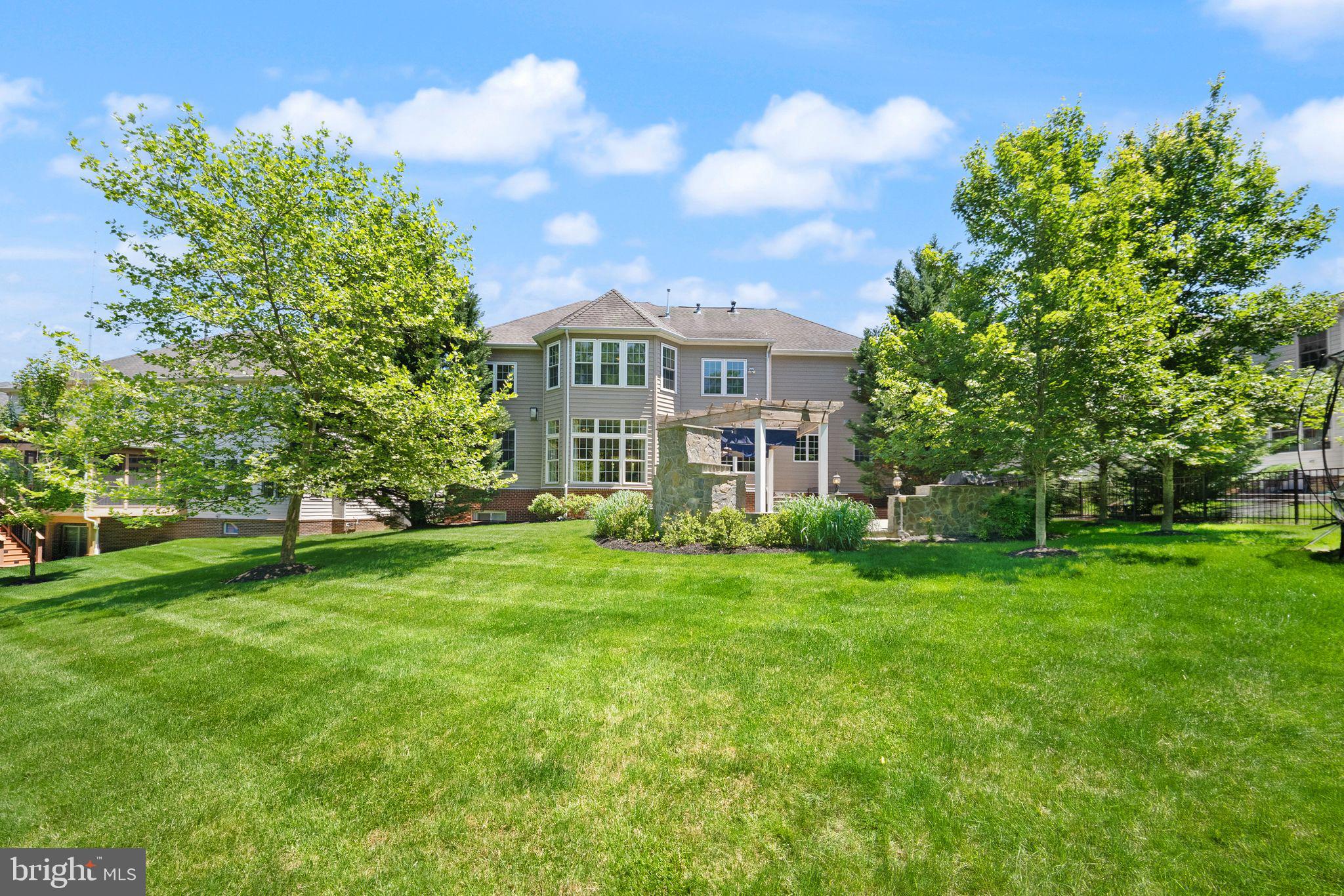 LANSDOWNE ON THE POTOMAC - Residential