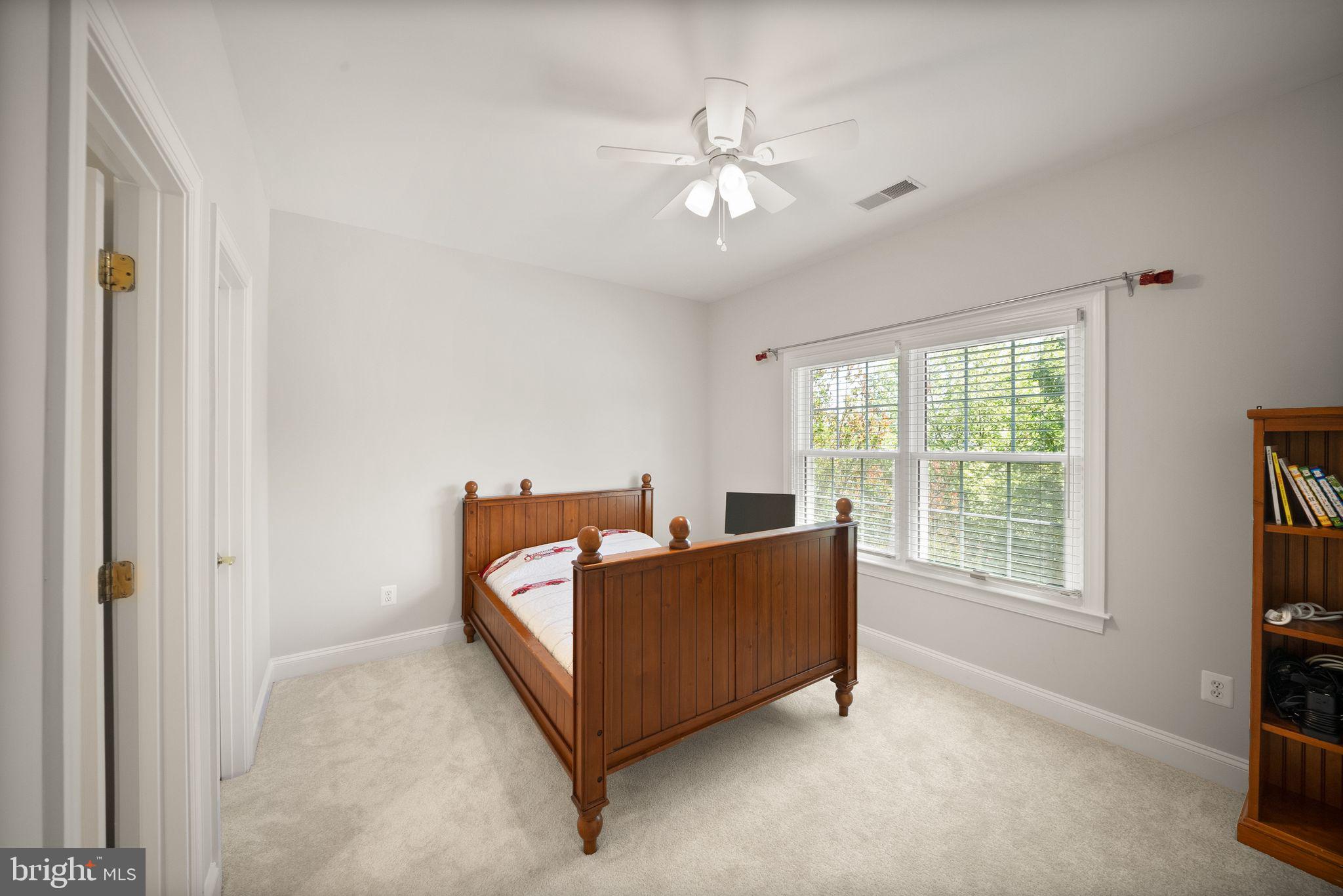 LANSDOWNE ON THE POTOMAC - Residential