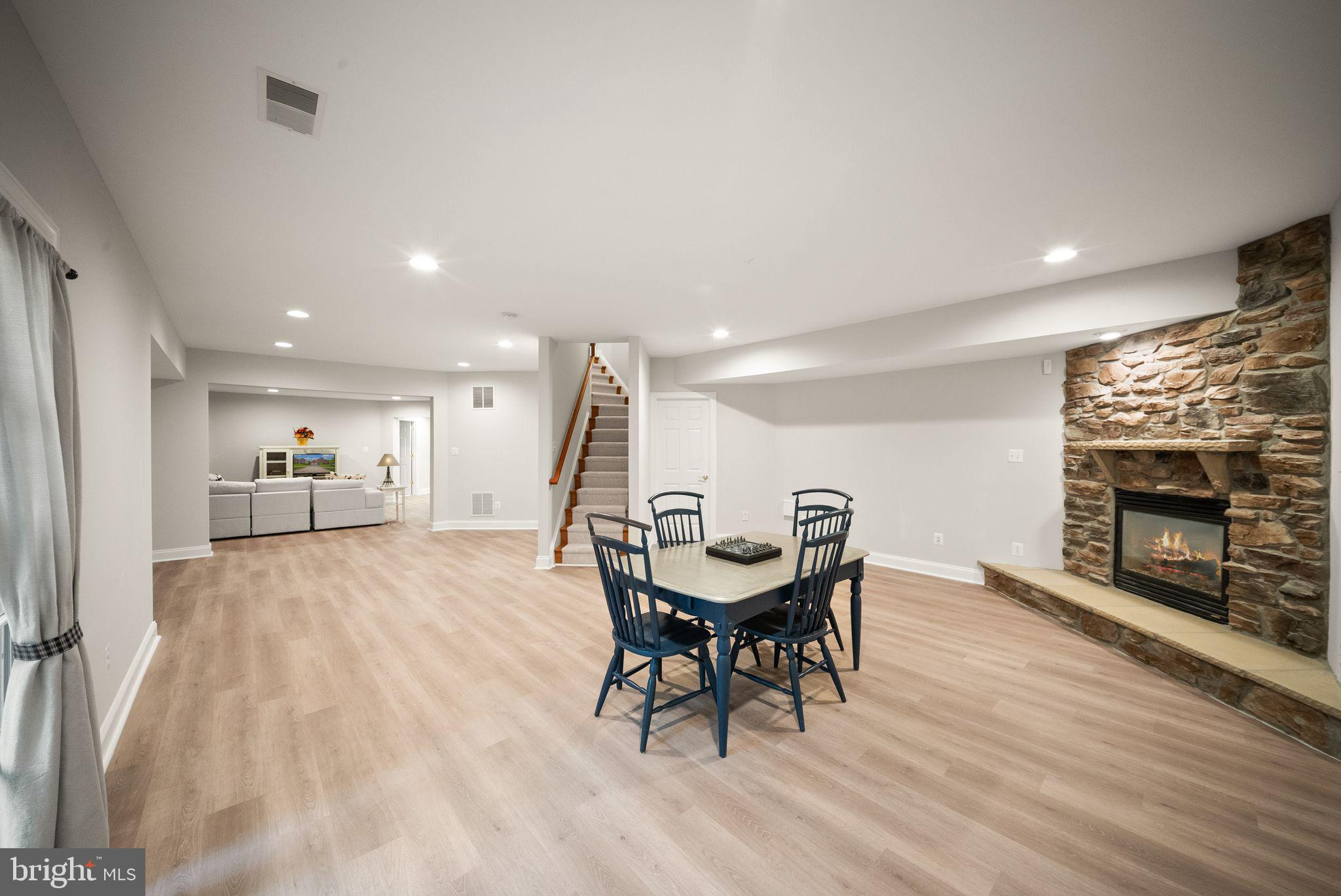 LANSDOWNE ON THE POTOMAC - Residential