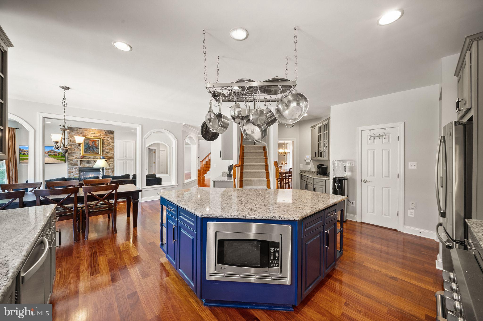 LANSDOWNE ON THE POTOMAC - Residential