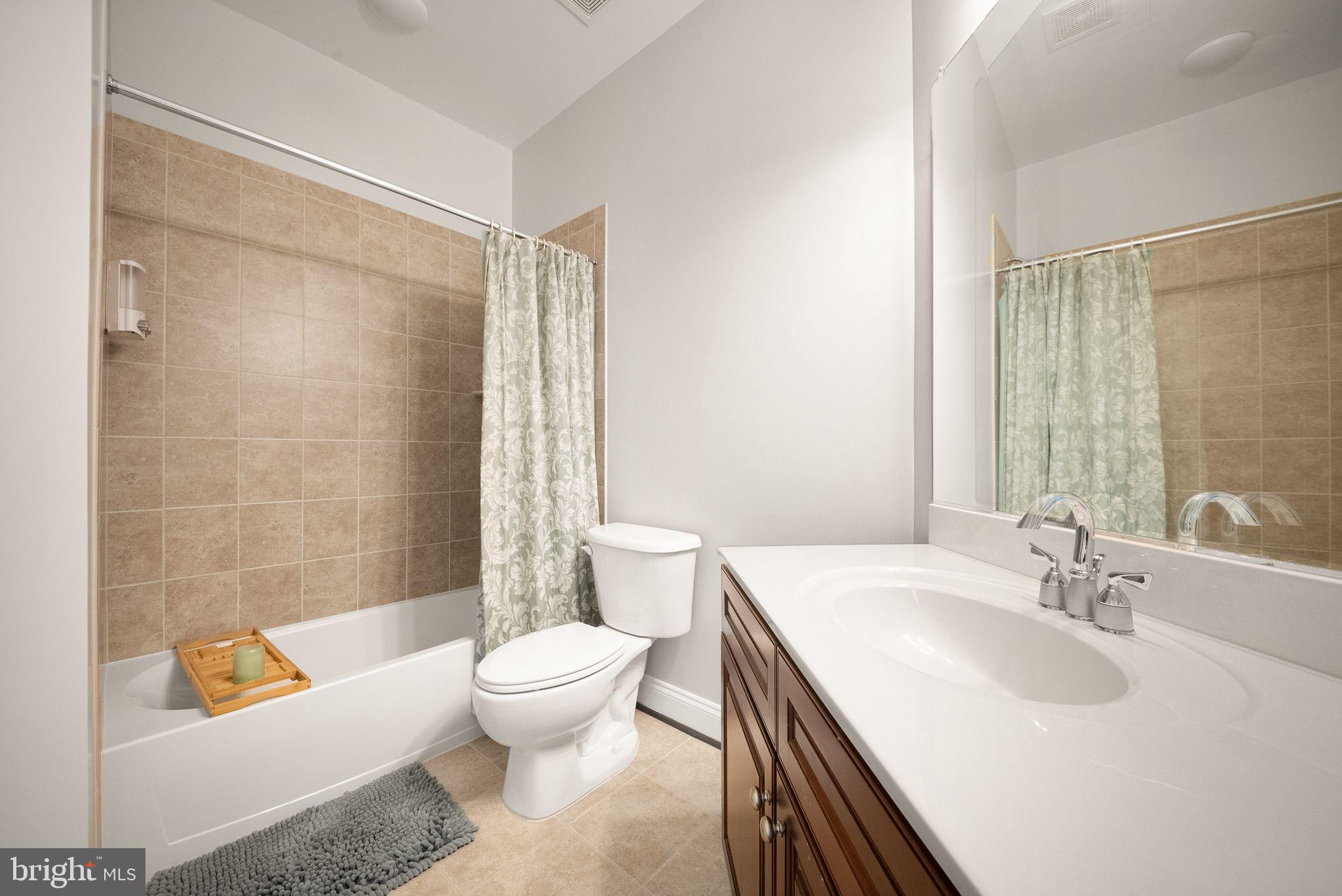 LANSDOWNE ON THE POTOMAC - Residential
