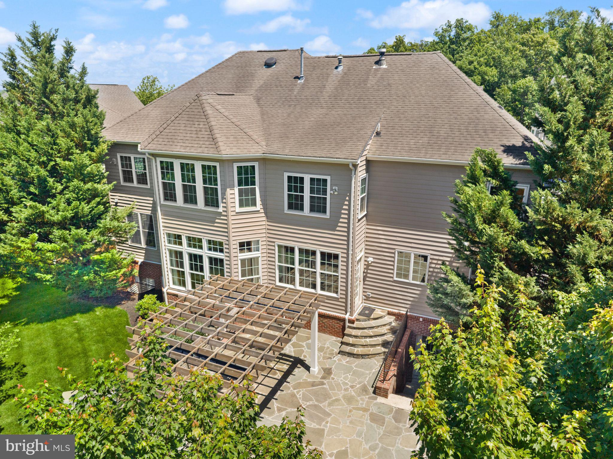 LANSDOWNE ON THE POTOMAC - Residential