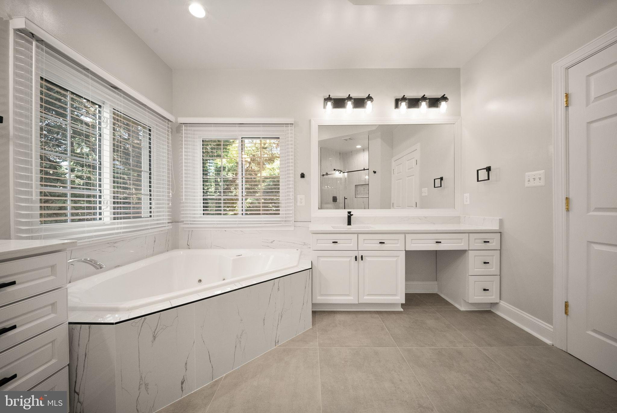 LANSDOWNE ON THE POTOMAC - Residential