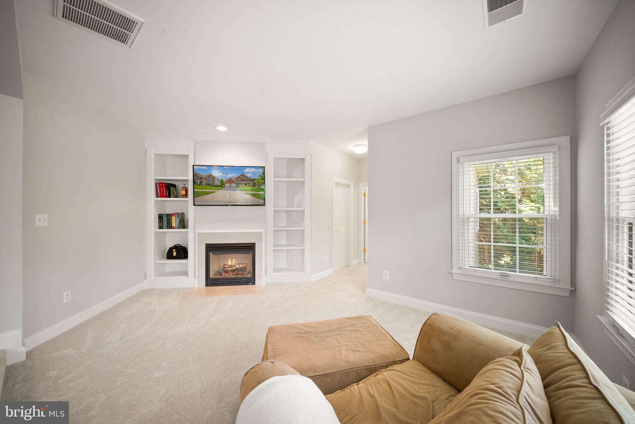 LANSDOWNE ON THE POTOMAC - Residential
