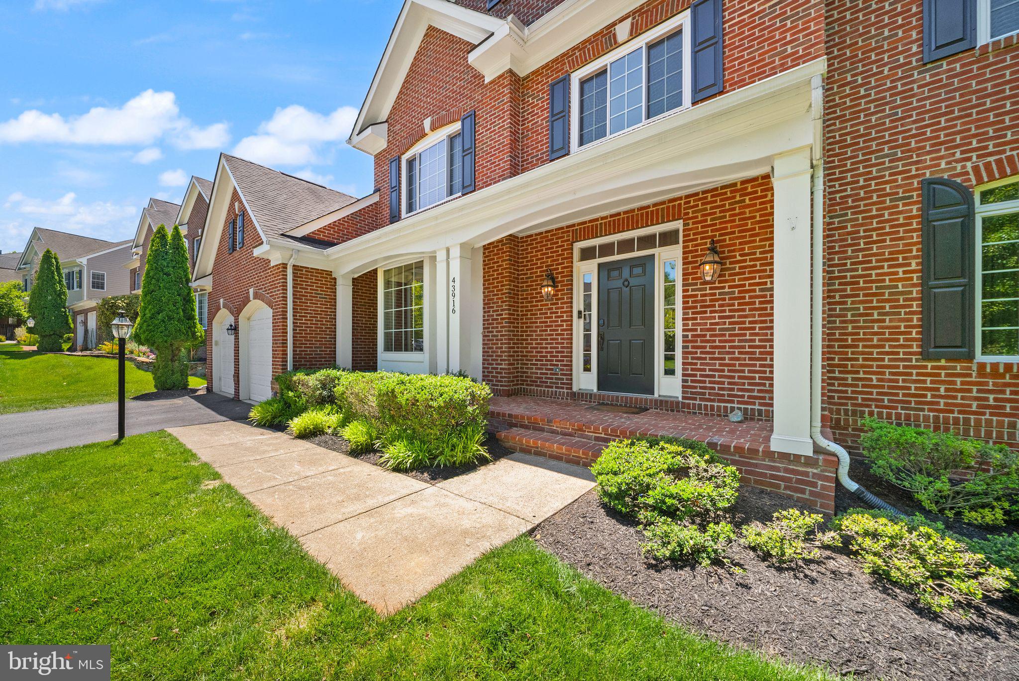 LANSDOWNE ON THE POTOMAC - Residential