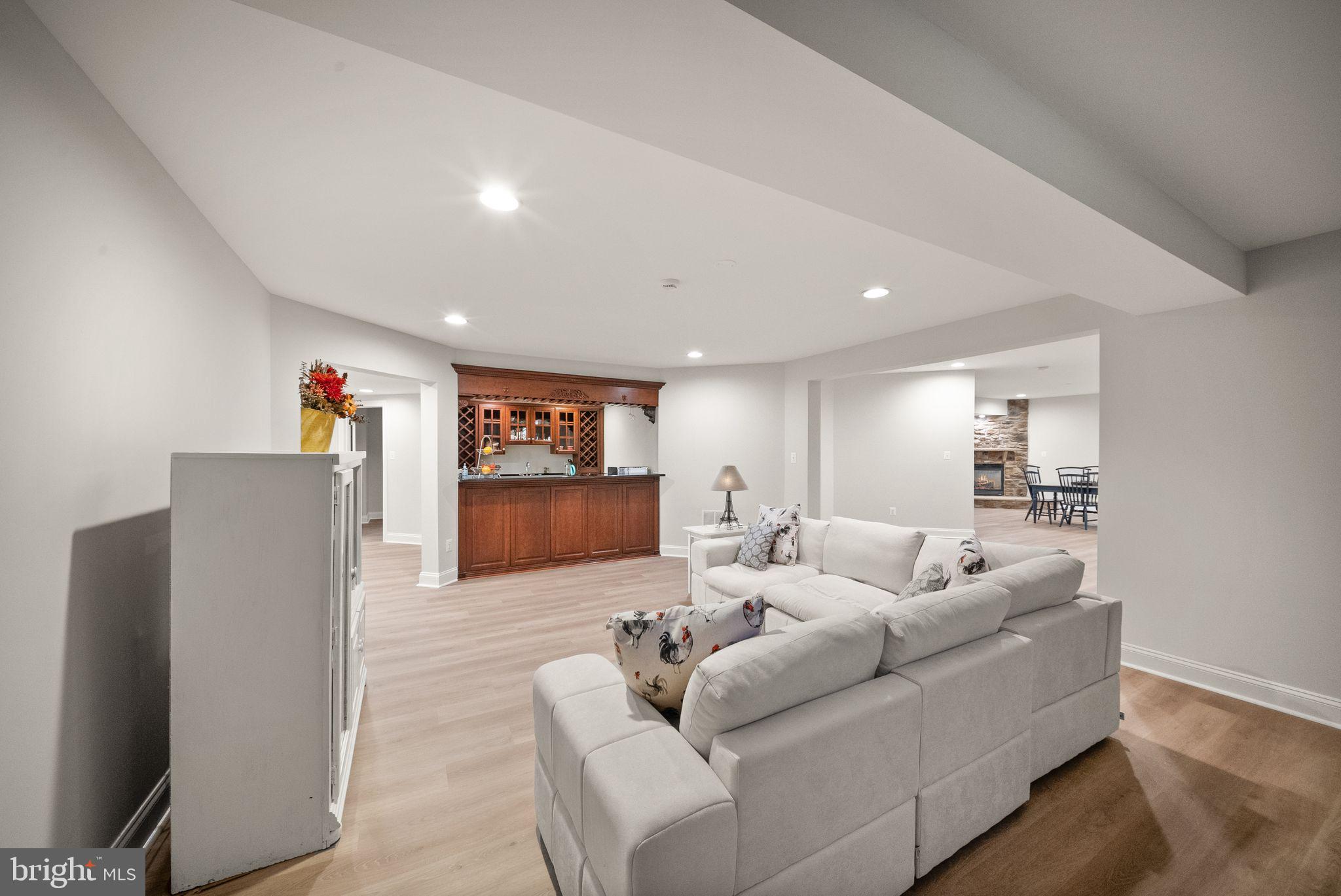 LANSDOWNE ON THE POTOMAC - Residential
