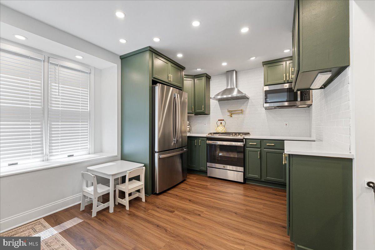 CENTENNIAL HILLS - Residential