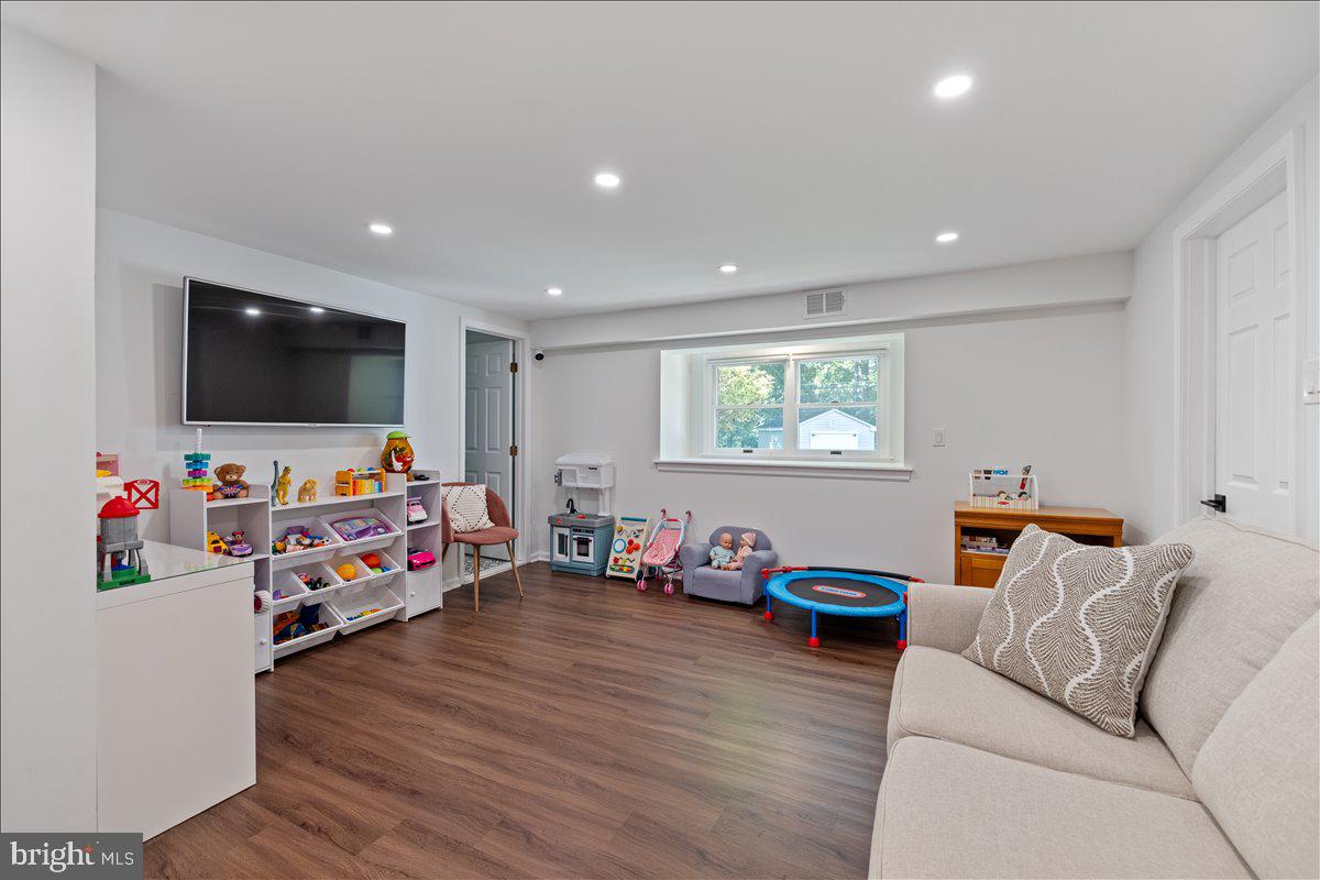 CENTENNIAL HILLS - Residential