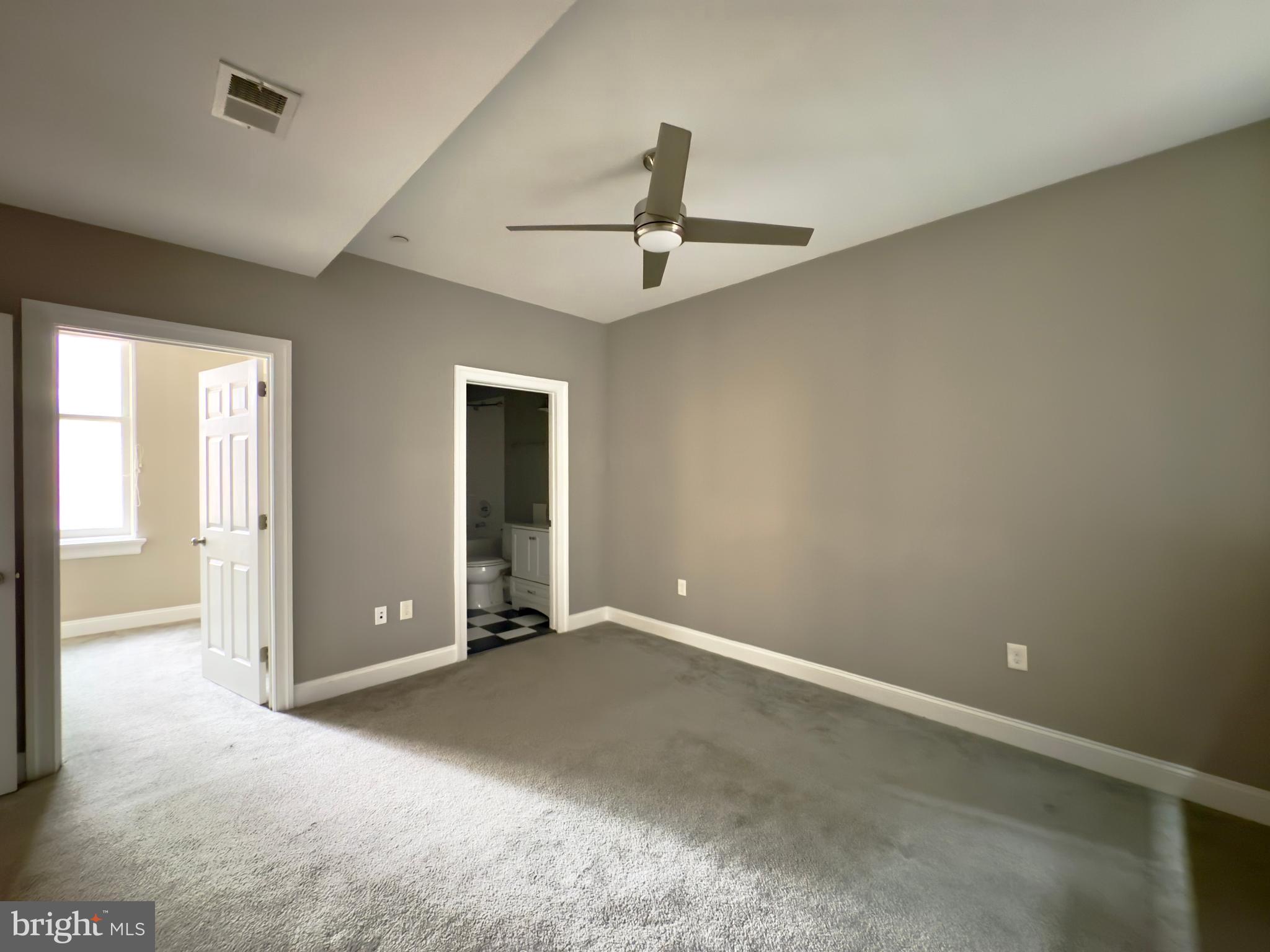 DOWNTOWN - Residential Lease