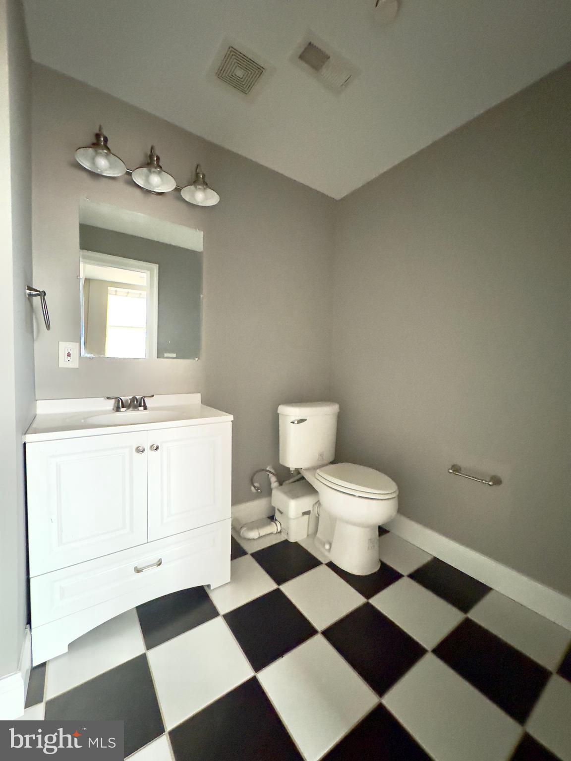 DOWNTOWN - Residential Lease