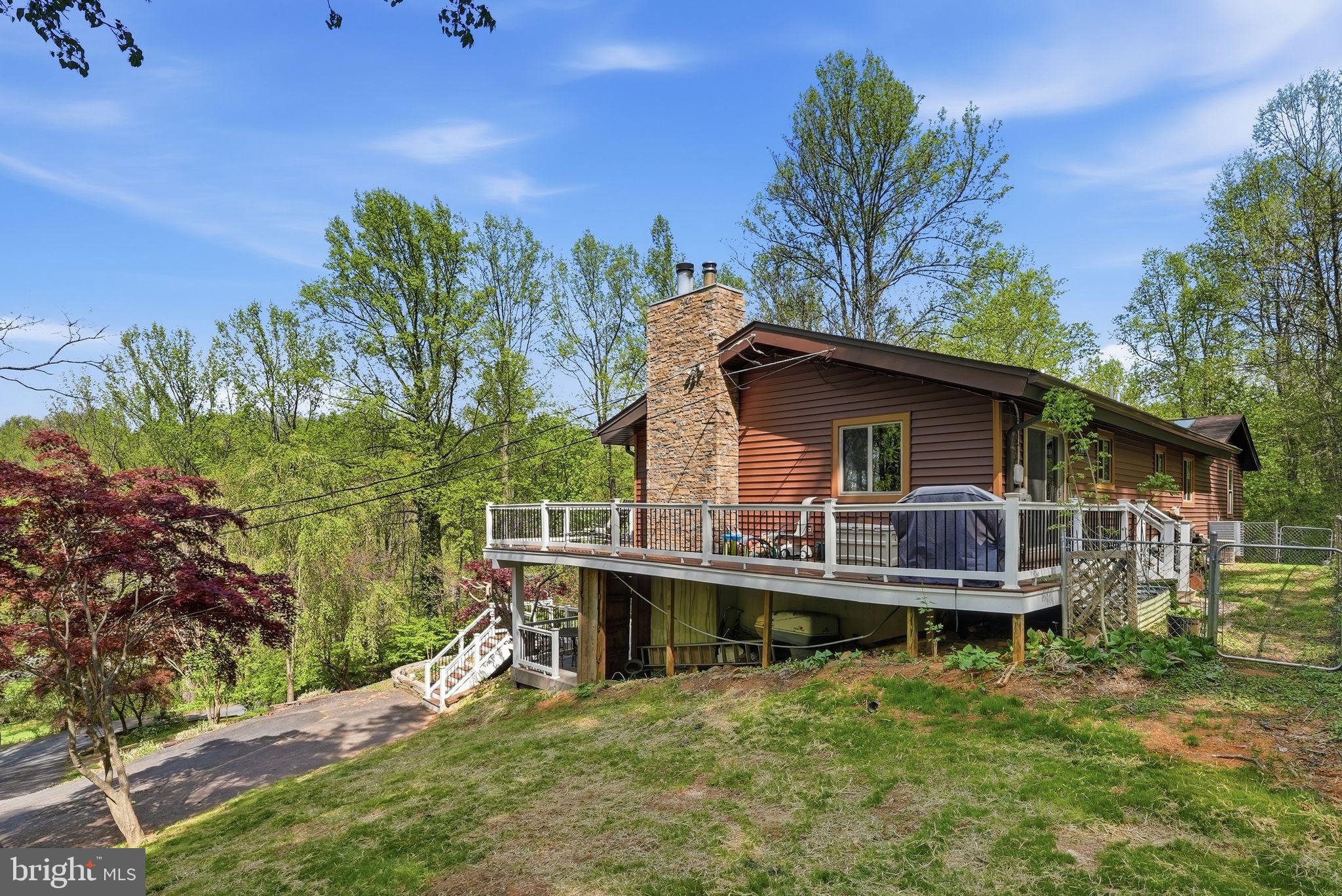 LAKE FRONT ROYAL - Residential