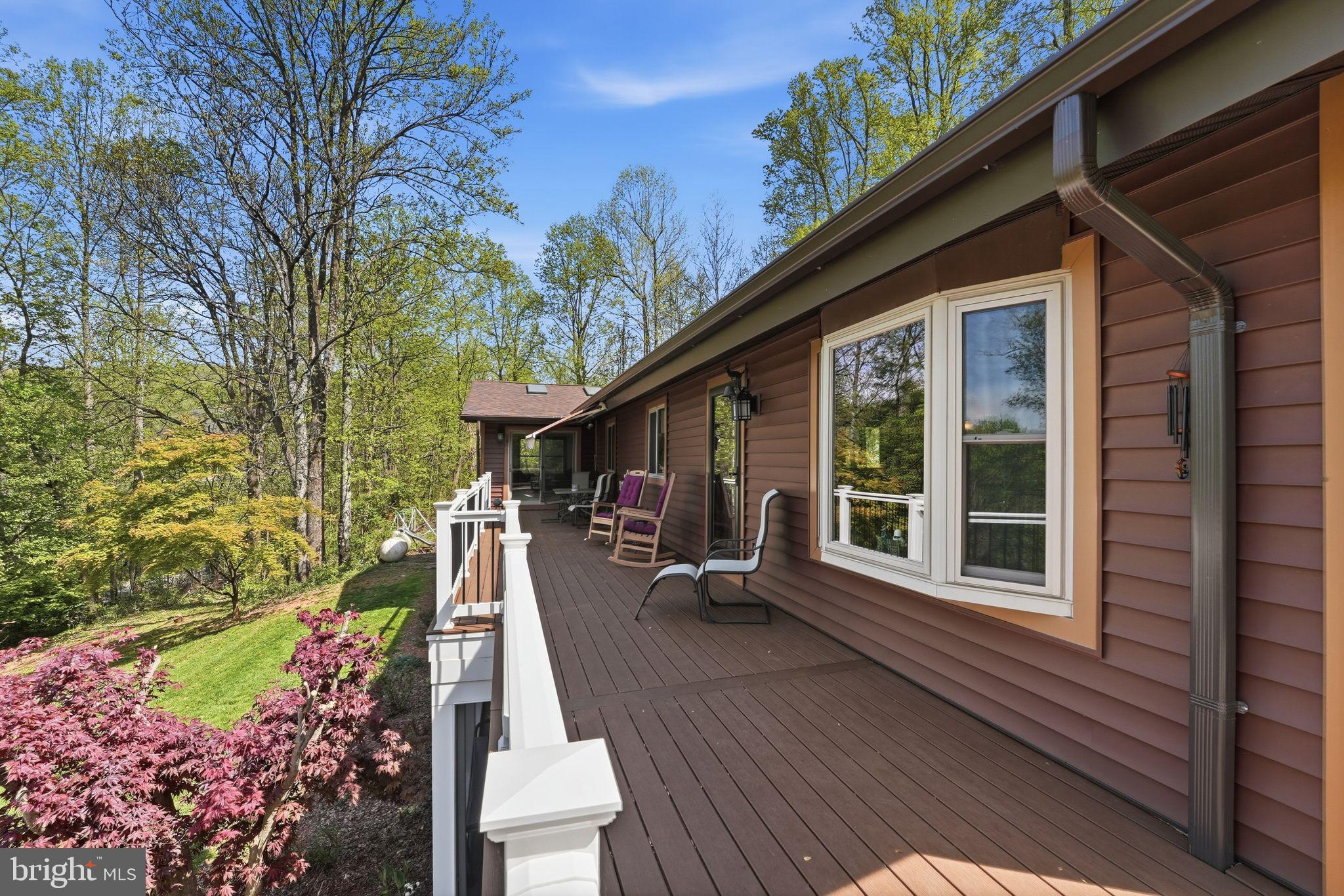 LAKE FRONT ROYAL - Residential
