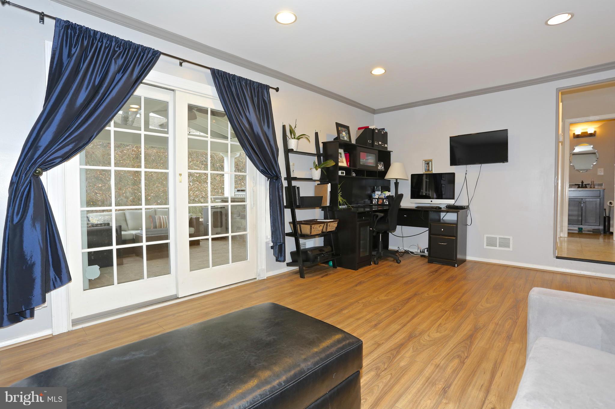 FOX HILLS - Residential