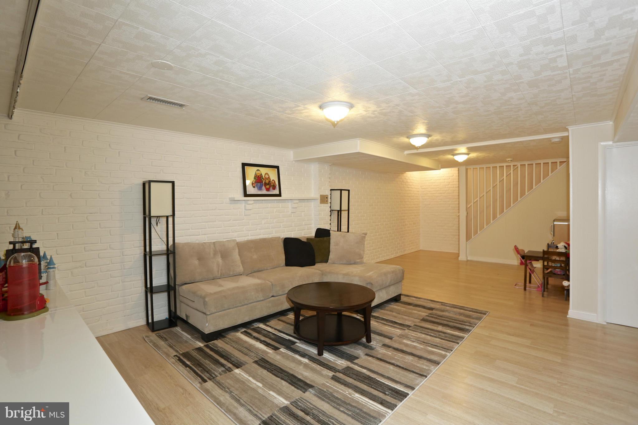 FOX HILLS - Residential