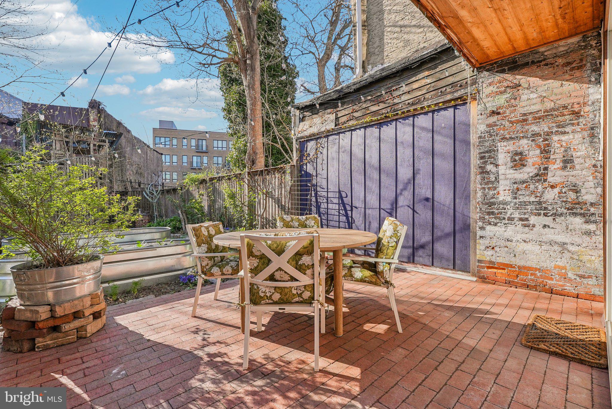 POINT BREEZE - Residential