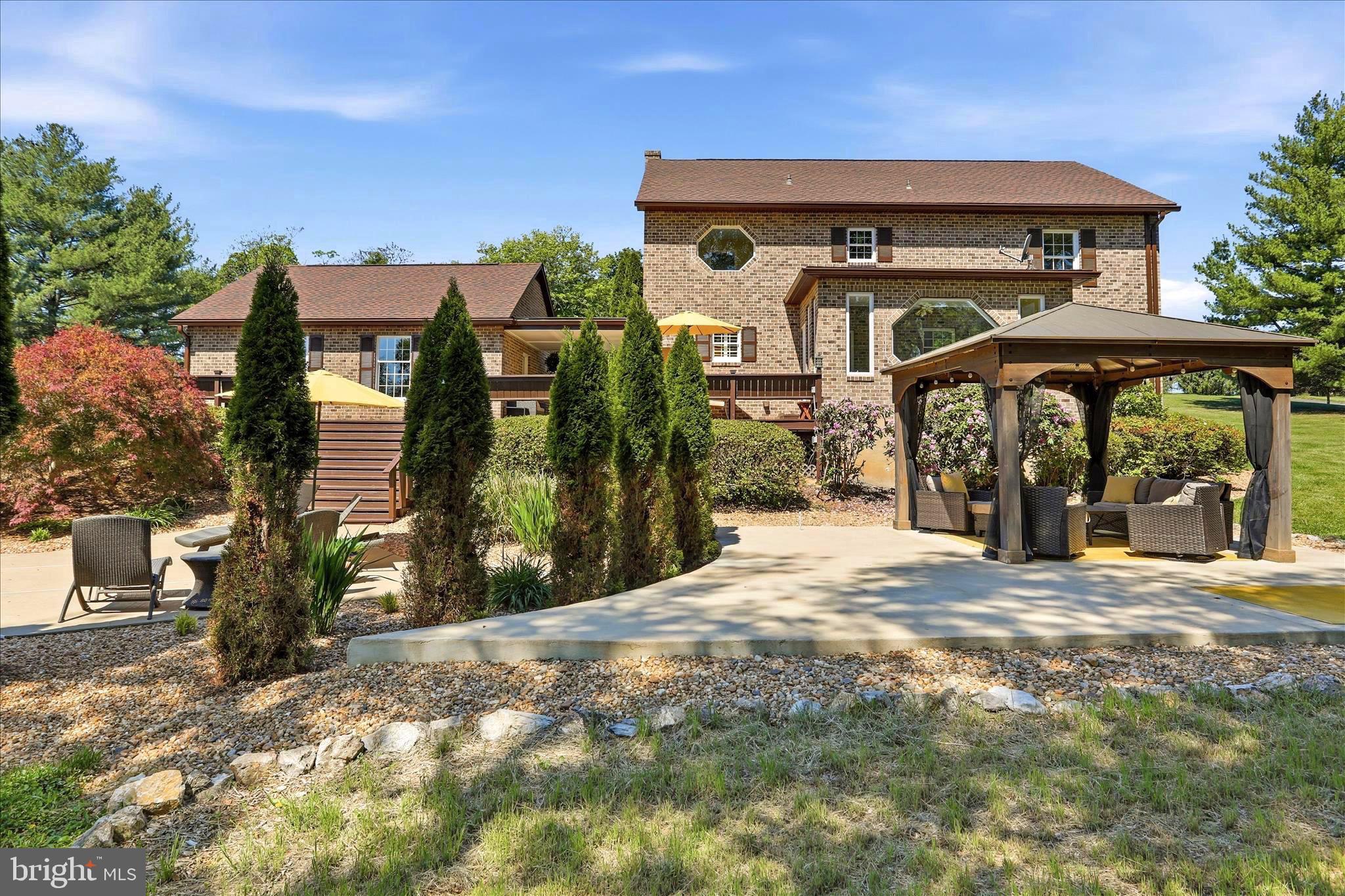 CEDAR LAWN - Residential